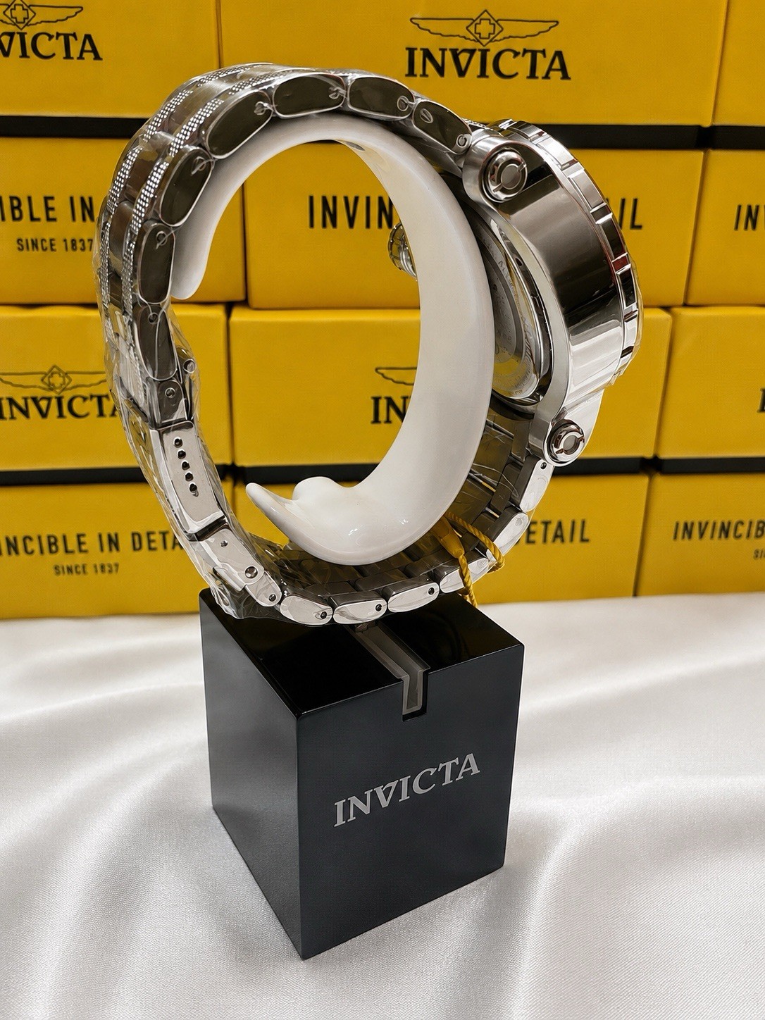 Invicta Coalition Forces 49753 Men’s Chronograph Blue Gray Mother of Pearl Dial