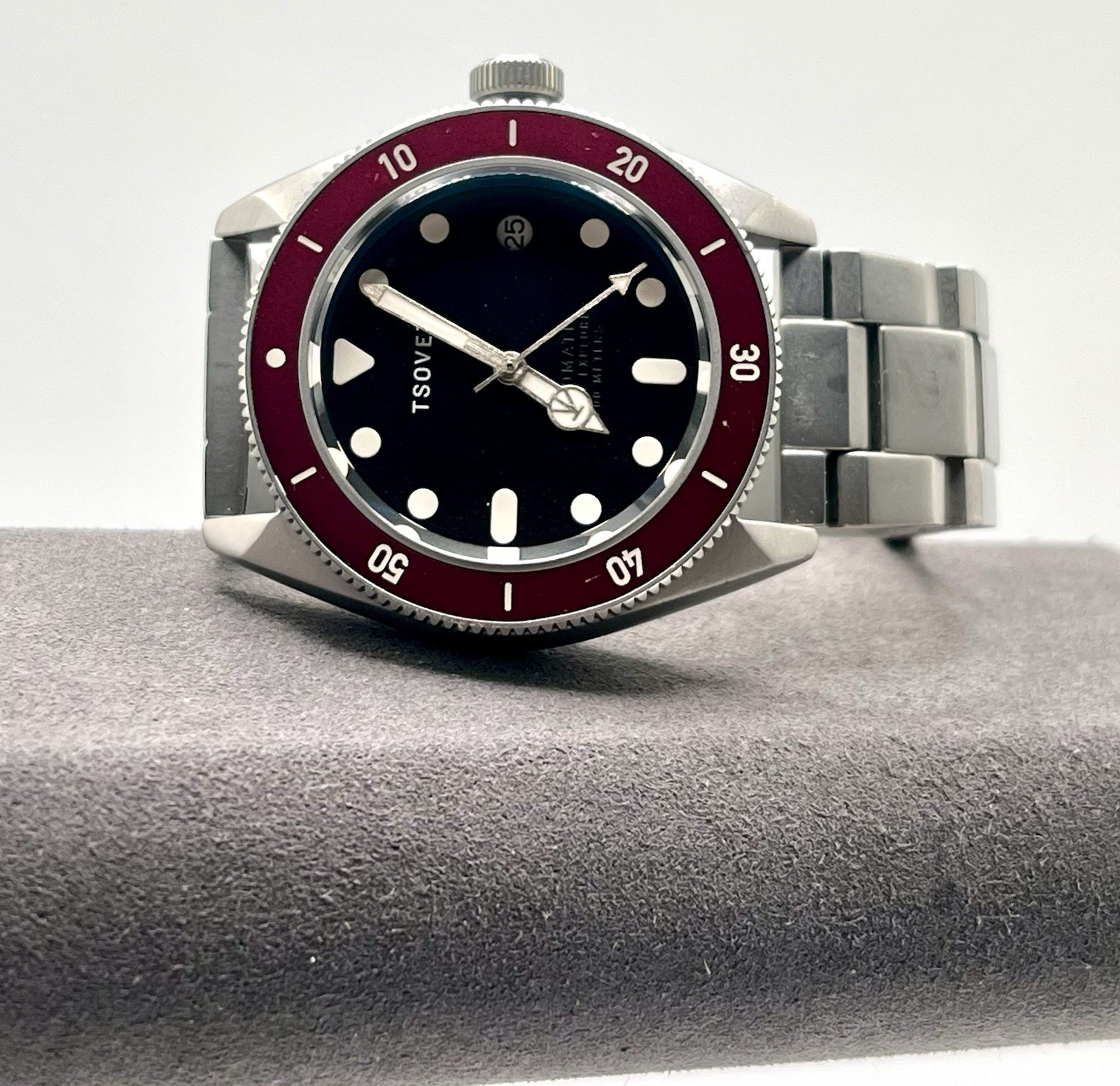 Tsovet Burgundy Blood JMT Men’s Automatic Watch – TS-4001-22