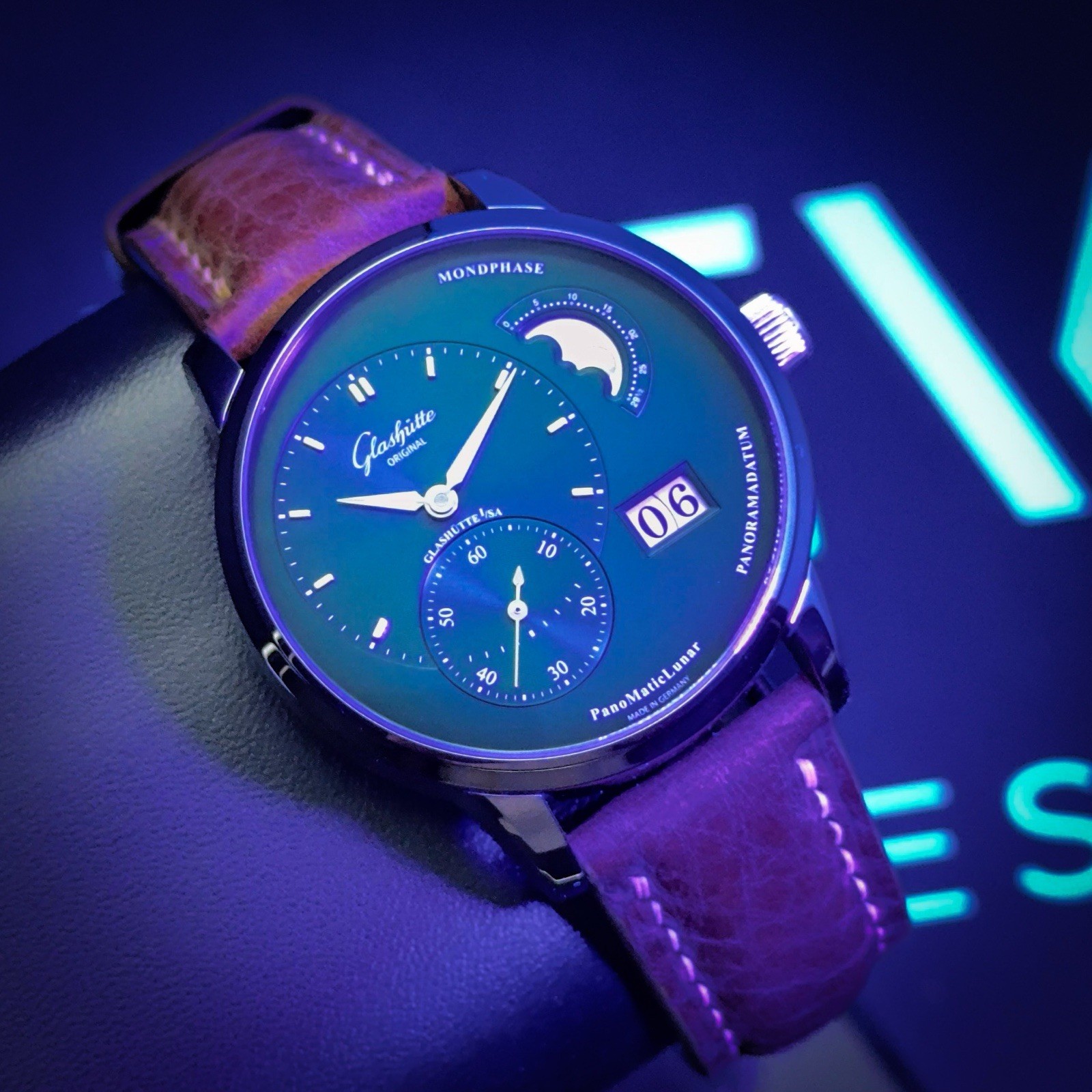 Glashütte Original PanoMaticLunar 1-90-02-14-32-62 40mm Green Dial Full Set