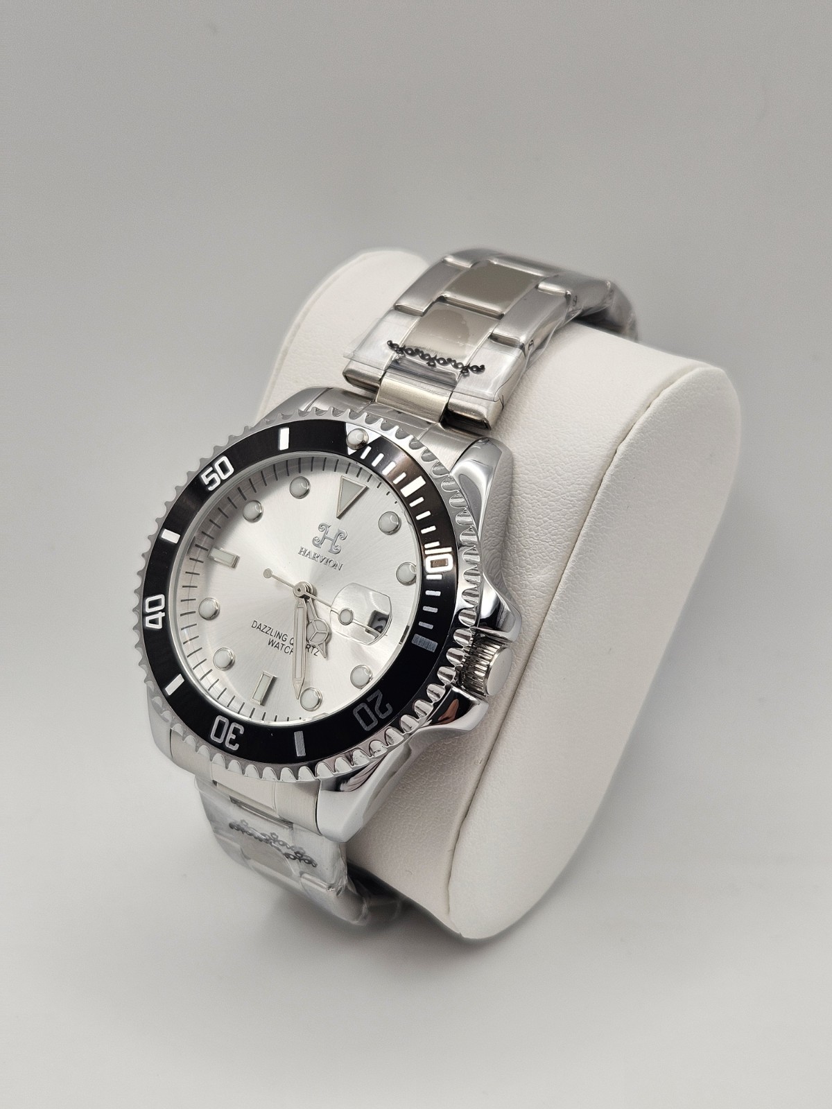 Harvion Dazzling Quartz Men’s Watch Silver Dial Black Bezel Stainless Steel New