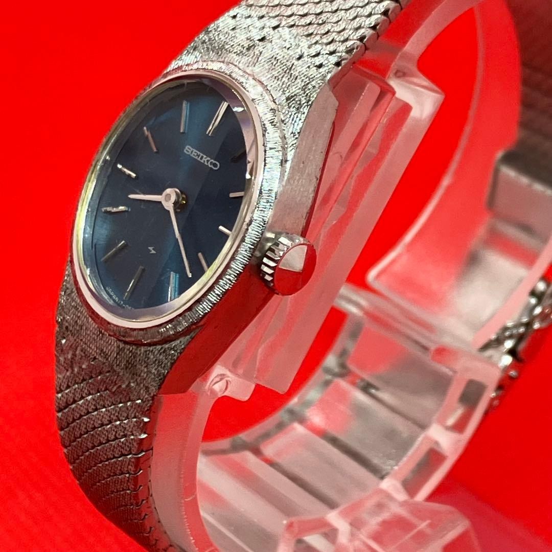 Excellent condition SEIKO manual winding women’s watch with blue dial, fully
