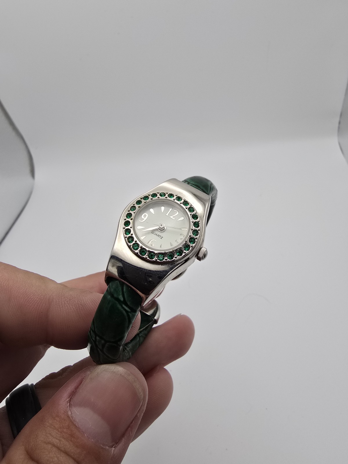 Women’s Quartz Analog Bangle Wristwatch Gem Bezel Green Faux Leather Band