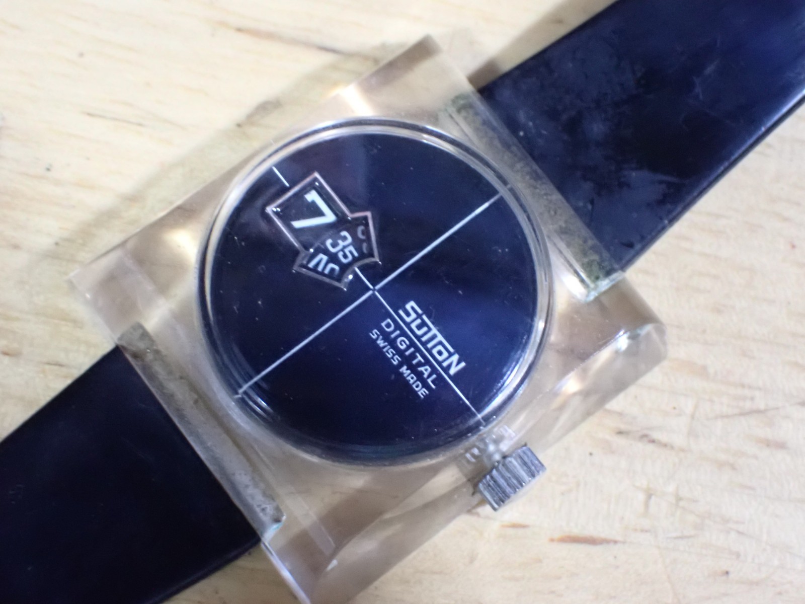Sutton 1 Jewel Men’s Digital Manual Wind Wristwatch Runs Black Dial & Black Band