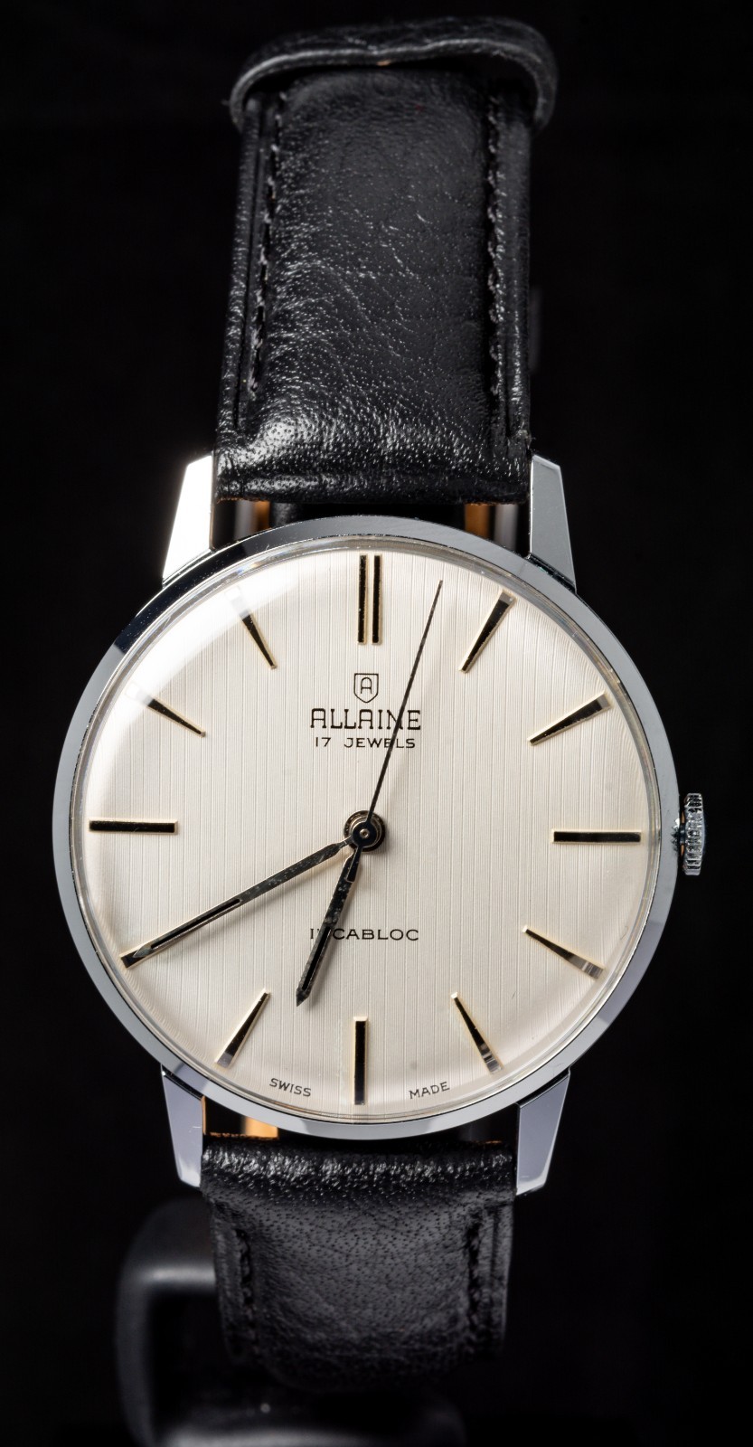 Allaine Vertical Linen Dial Men’s Hand-Wind Vintage Swiss Watch — Working