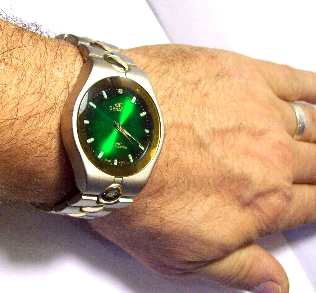 Denacci Mens Watch Vintage 90’s w/Push Button Deploy Minty Looks Runs Great NICE