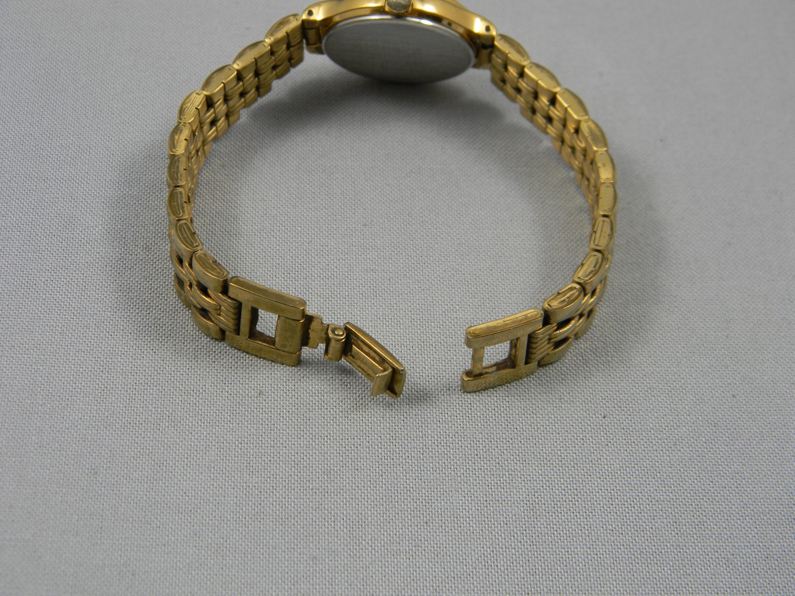 Vintage Seiko Watch Women 23mm Date Gold Tone Clasp Band 6.25″ New Battery