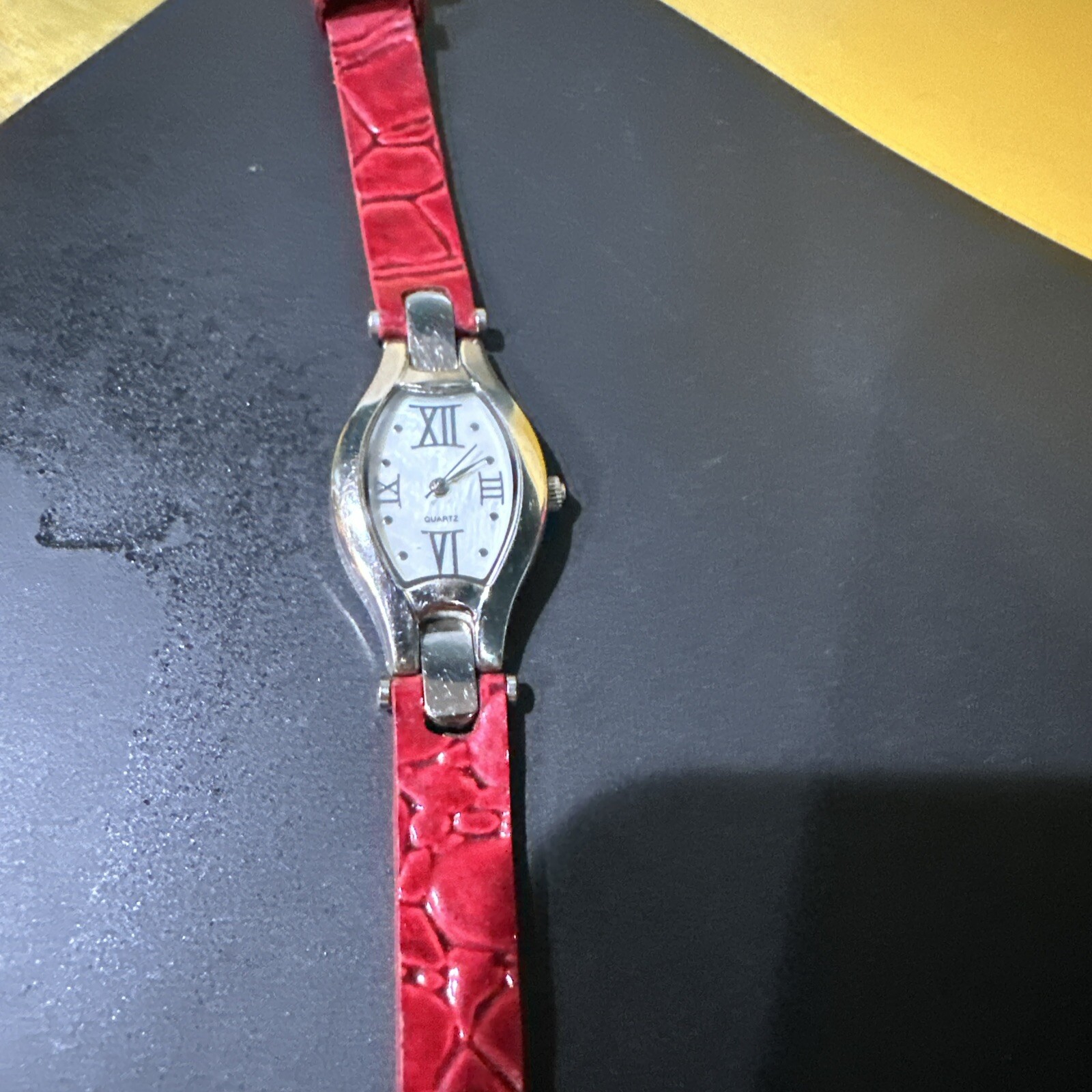 Classic Working Red Classic Ladies Watch Quartz Leather Band for Women Fancy