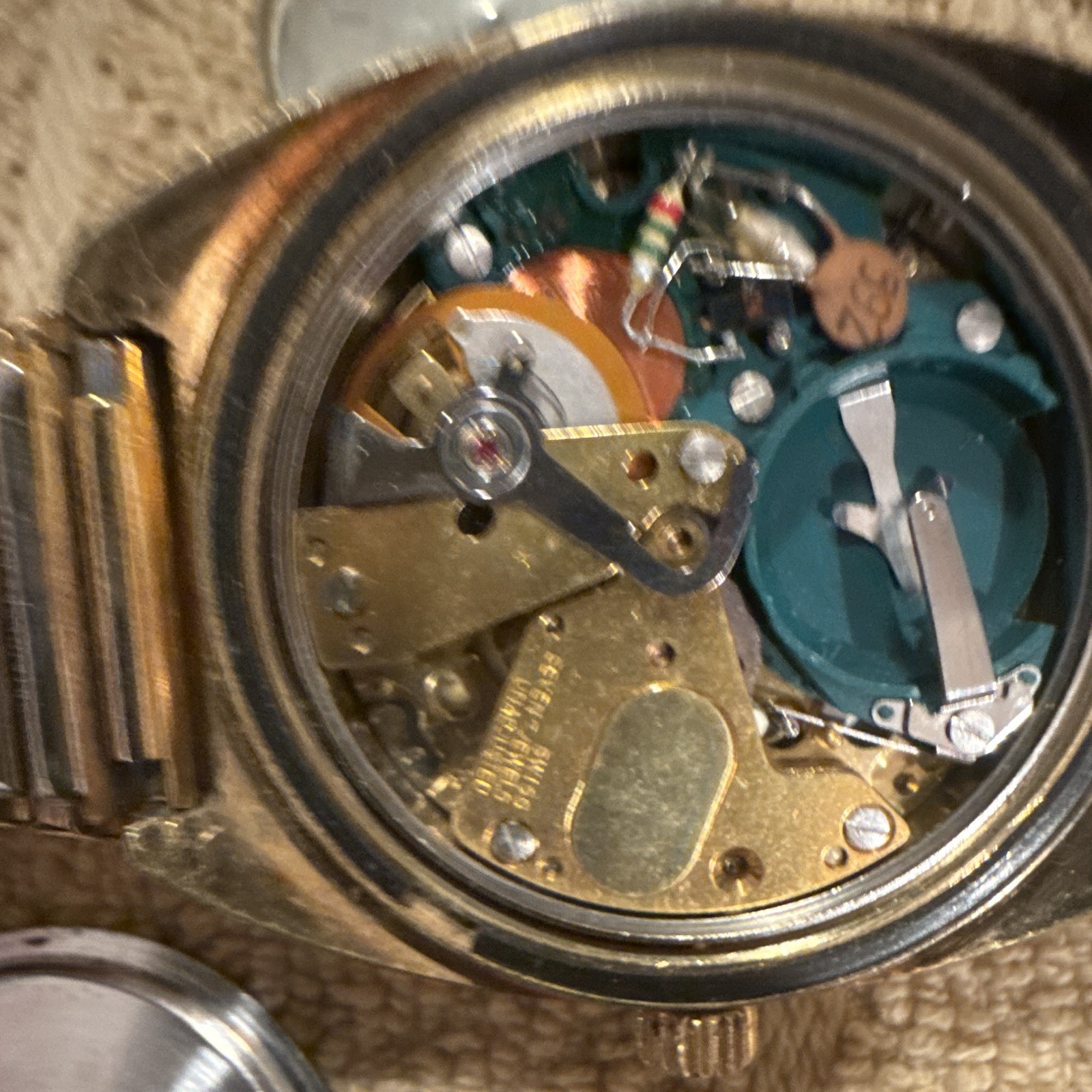 Wittnauer Electronic Men’s Quartz Swiss Made Day/Date Vintage Gold Dial 35mm