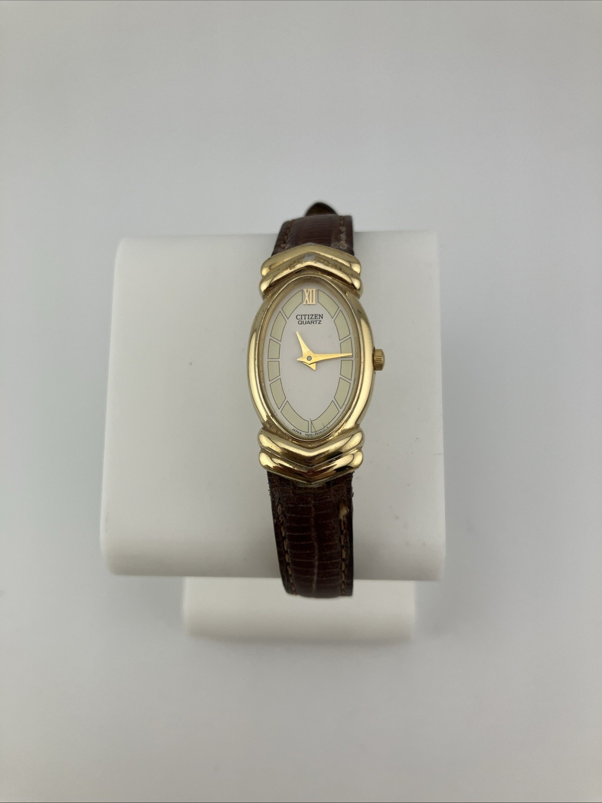 Vtg Citizen Ladies 16mm Dress Watch Gold Tone Leather Band 5920-F92861 -RUNS