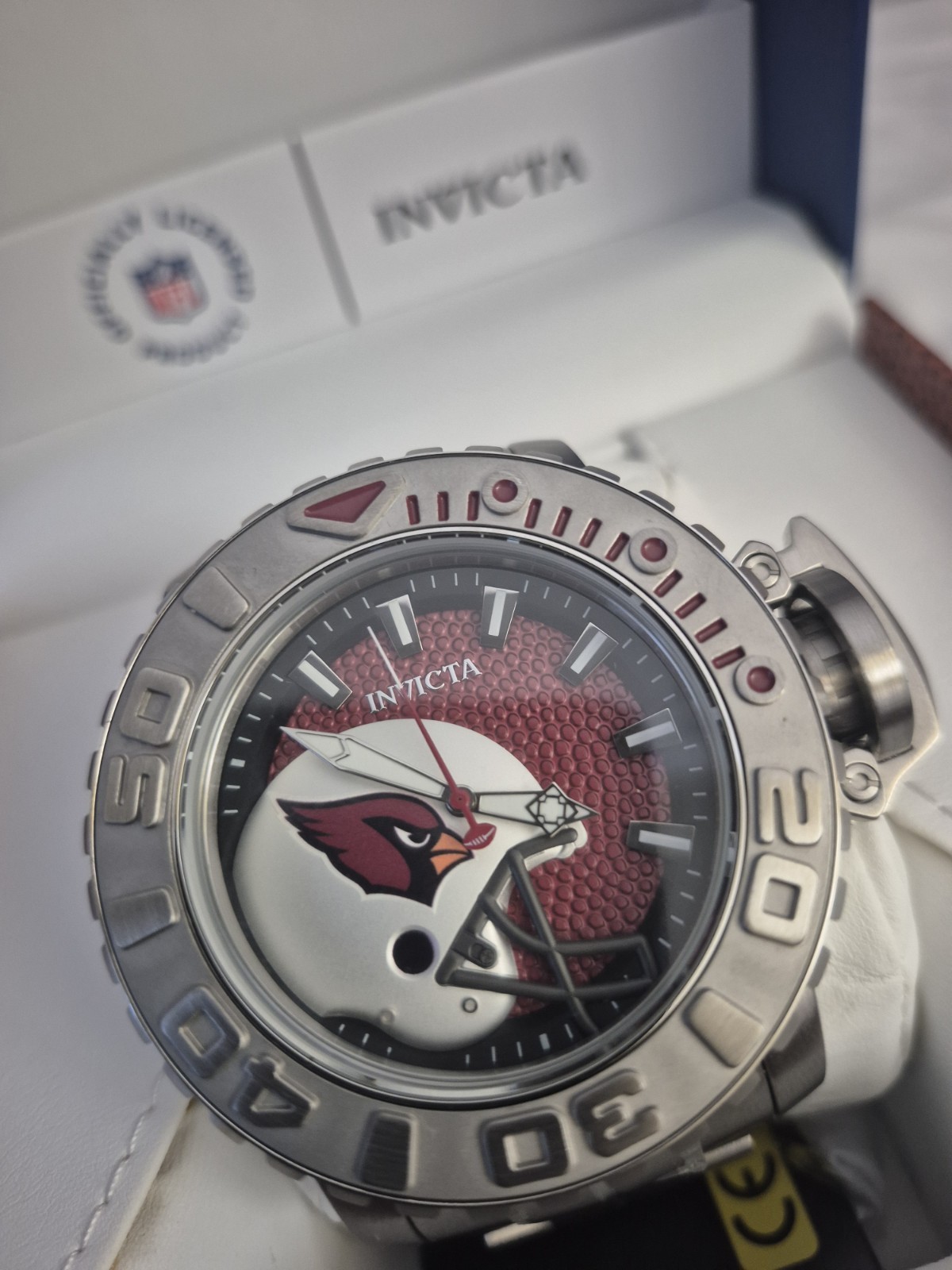 58mm NFL CARDINALS Red/Silvertone Bracelet Auto SEA HUNTER Invicta Mens Watch