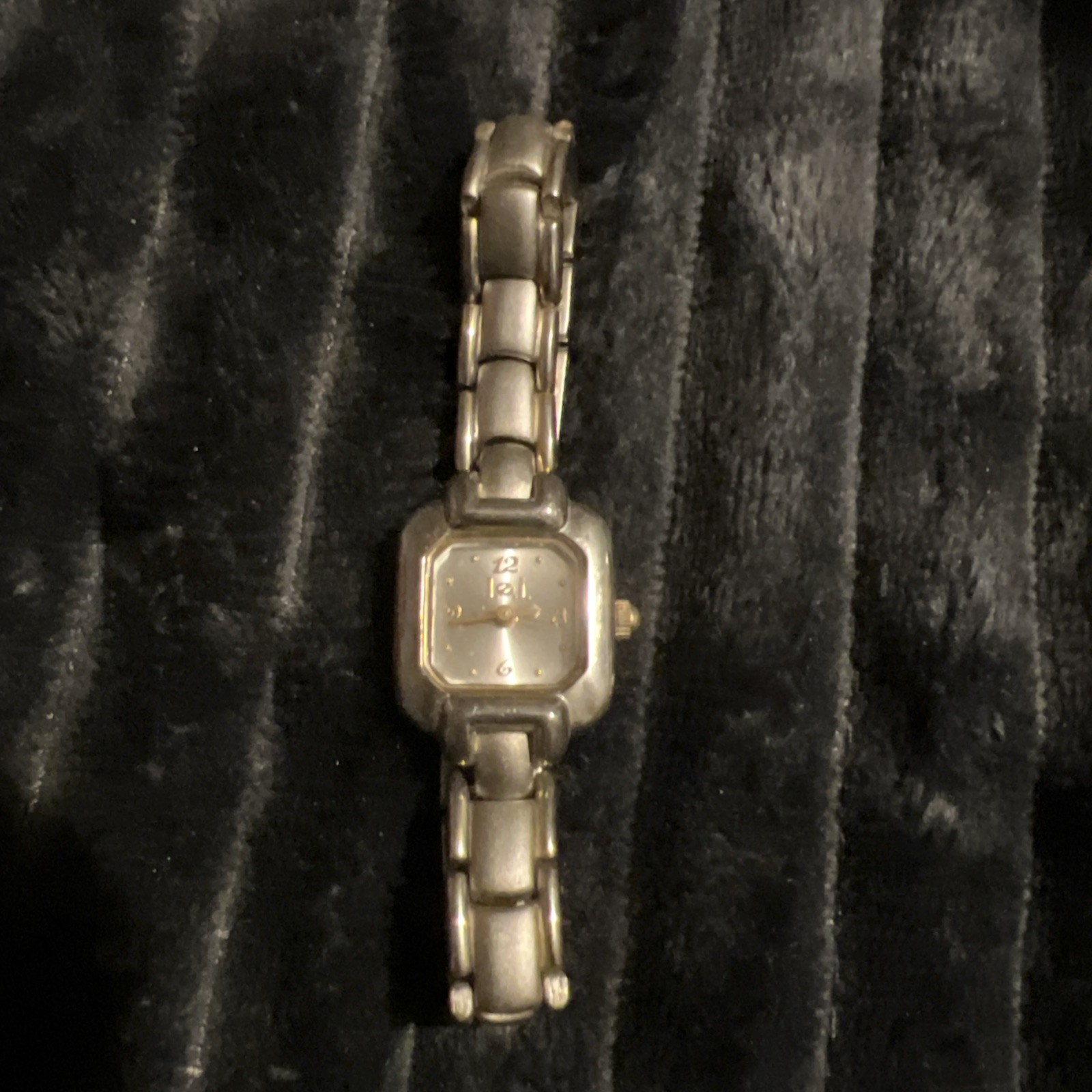 Womens Wrist Watchs Lot Of 5 / Unknown Condition/Quartz, LEI, Kathie Lee, Timex,