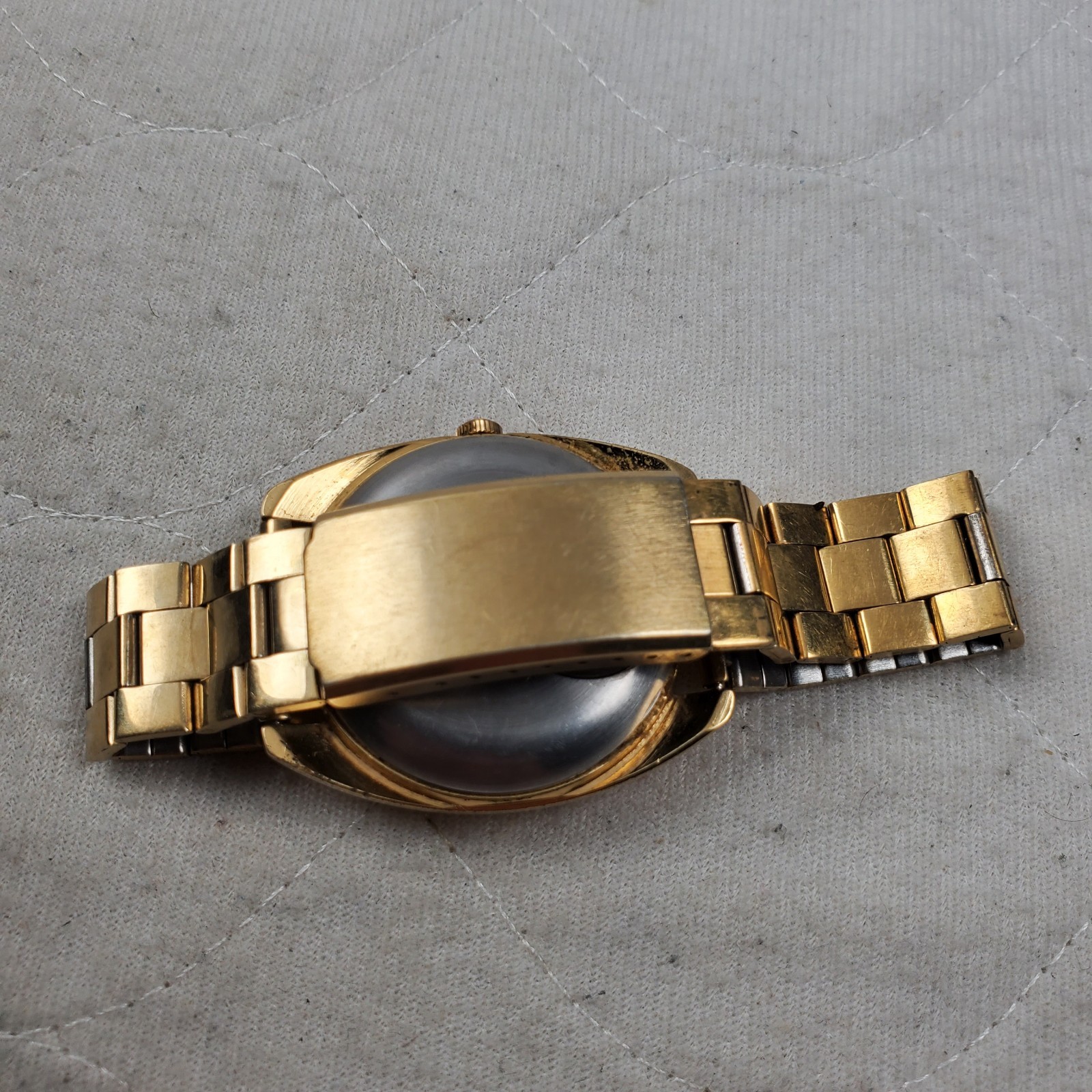 VINTAGE 1970’S TIMEX Q QUARTZ FALCON EYE 96961 06477 ENGLAND DIAL MEN’S WATCH