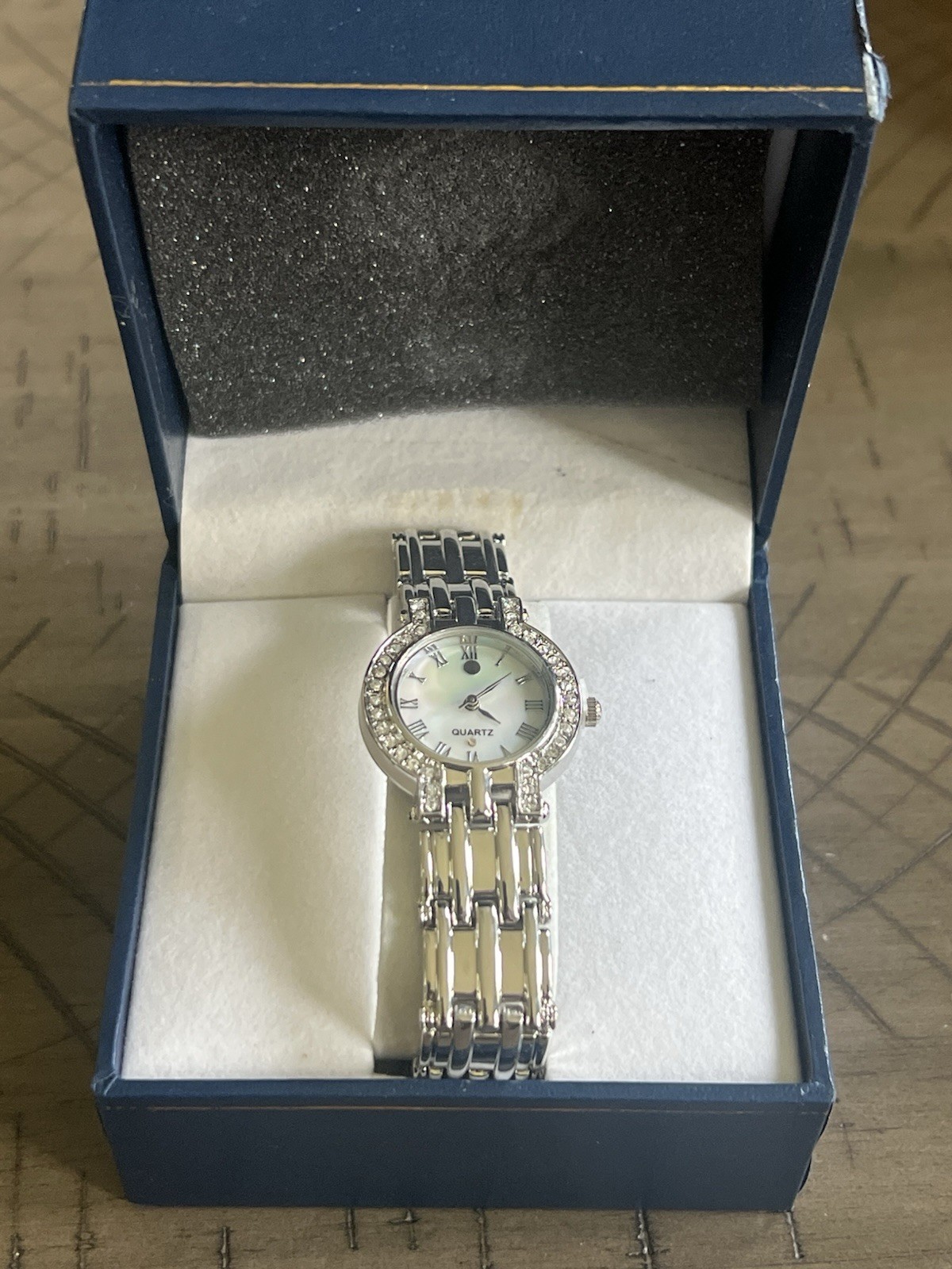 Women’s Quartz Silver-Tone Bracelet Watch MOP Dial Gem Bezel w/ Box