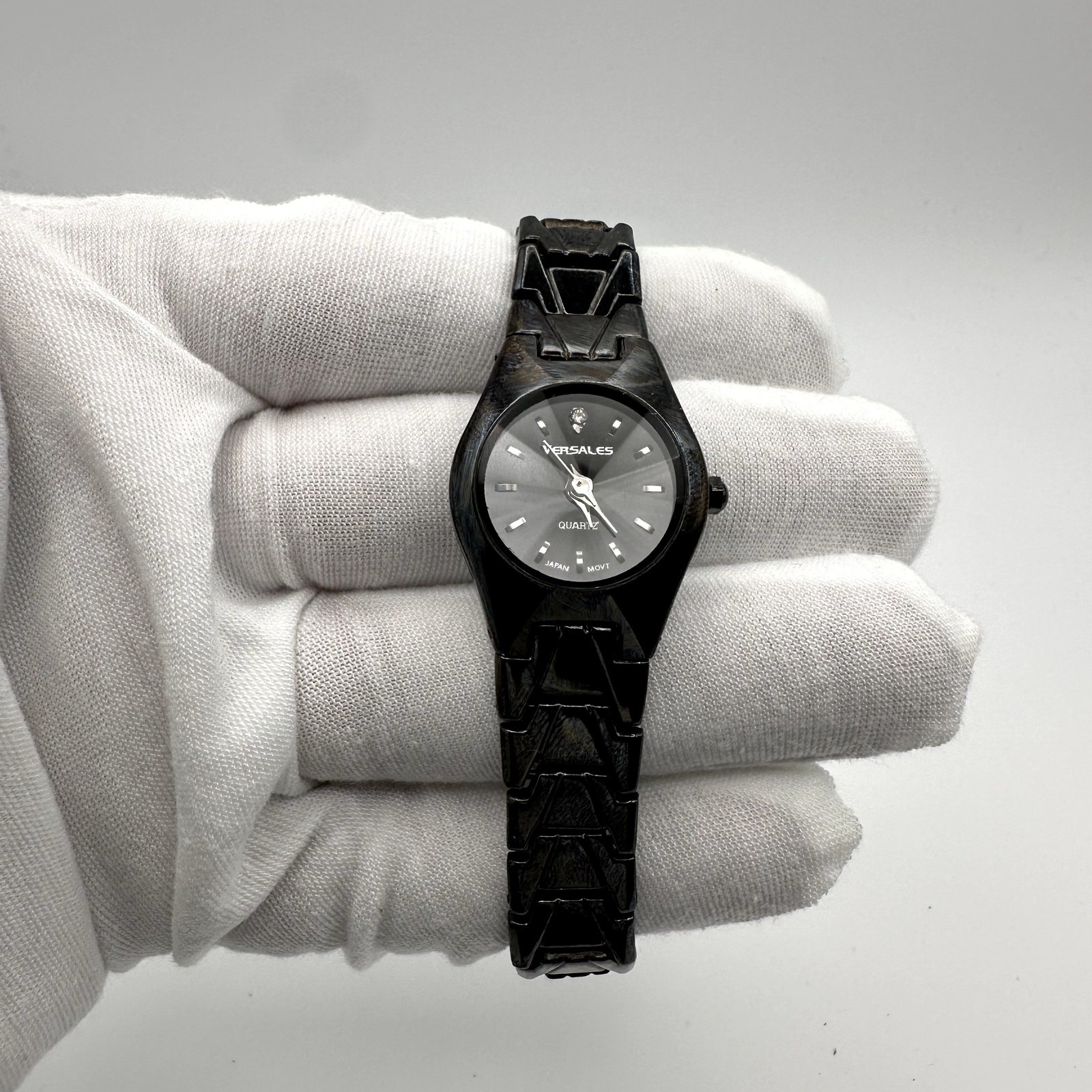 Versales Black Quartz Analog Watch with Geometric Metal Bracelet