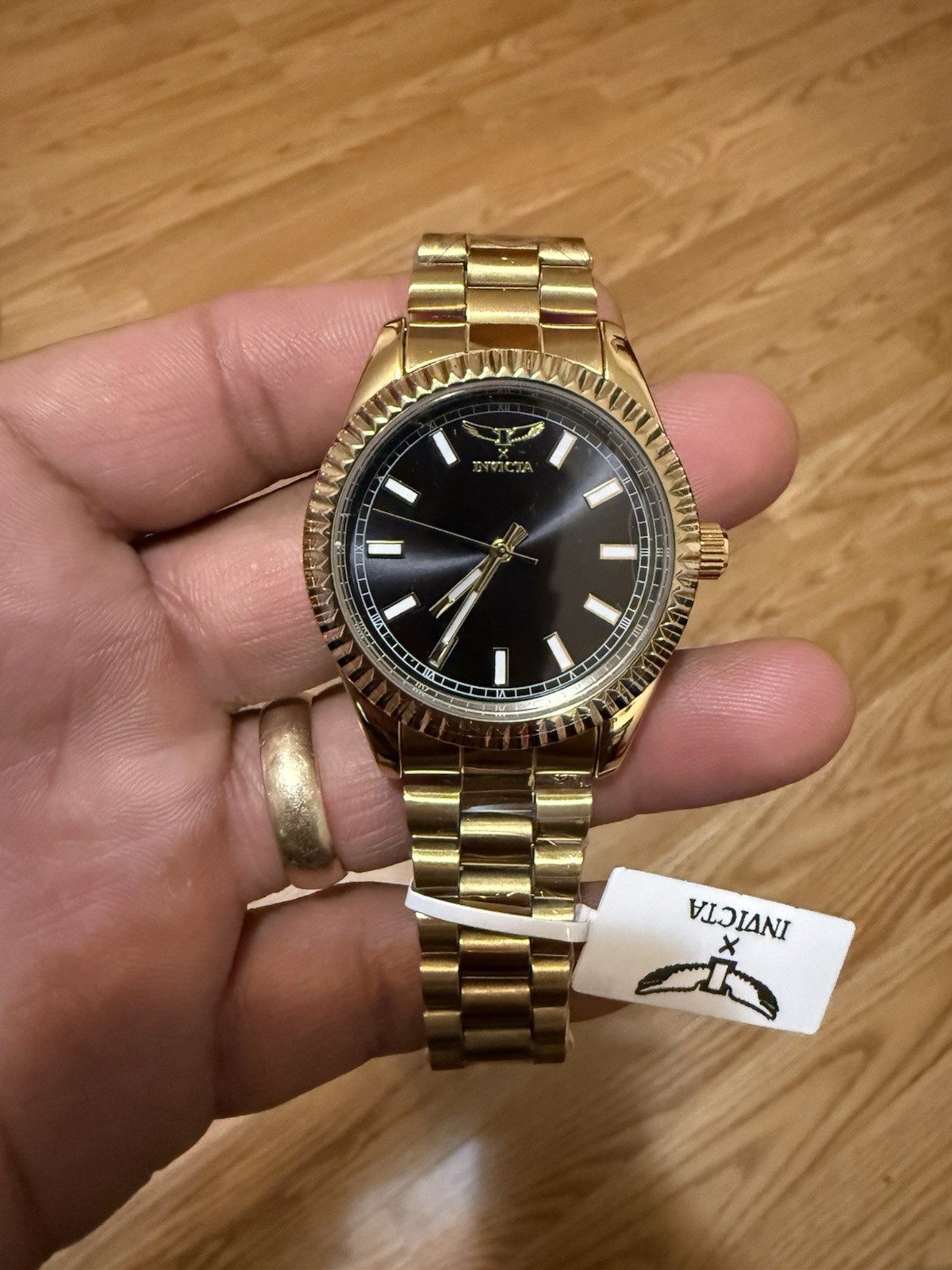 Invicta Quartz Analog Black Dial Fluted Gold Bezel 30m 40mm Gold Bracelet