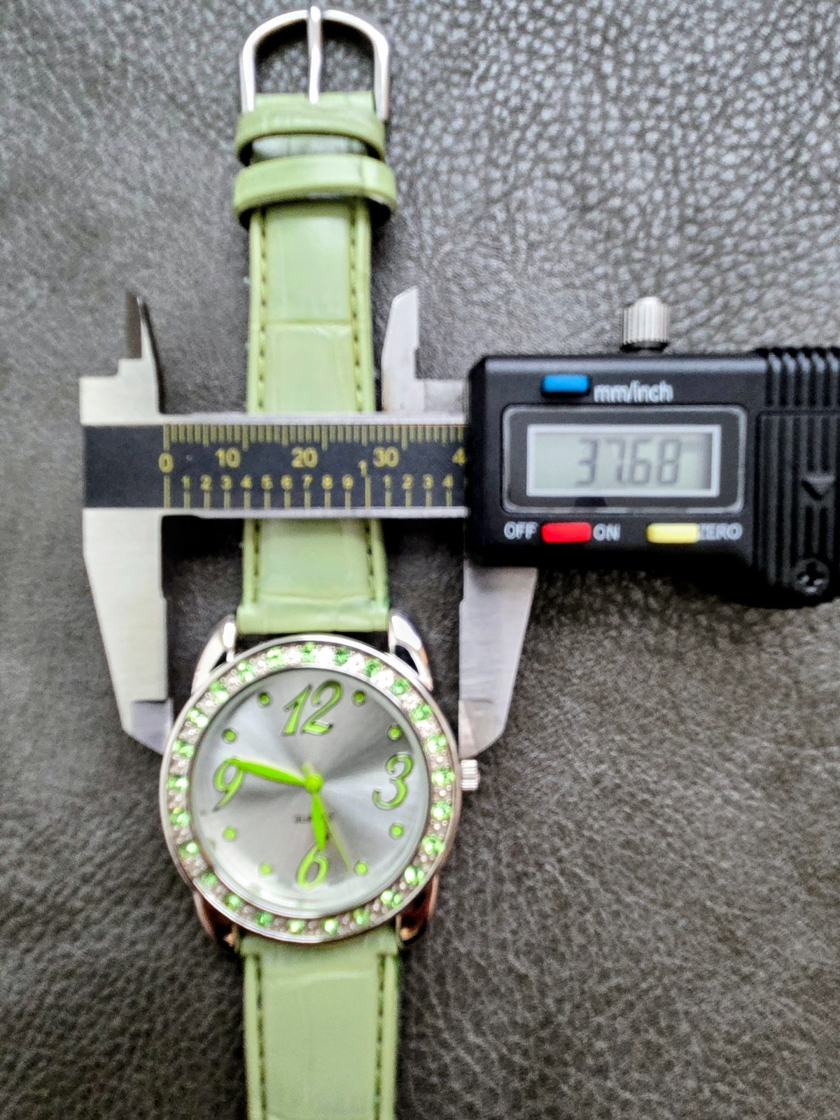 Fashion Watch Lime Green Crystal Silver Tone Quartz Watch
