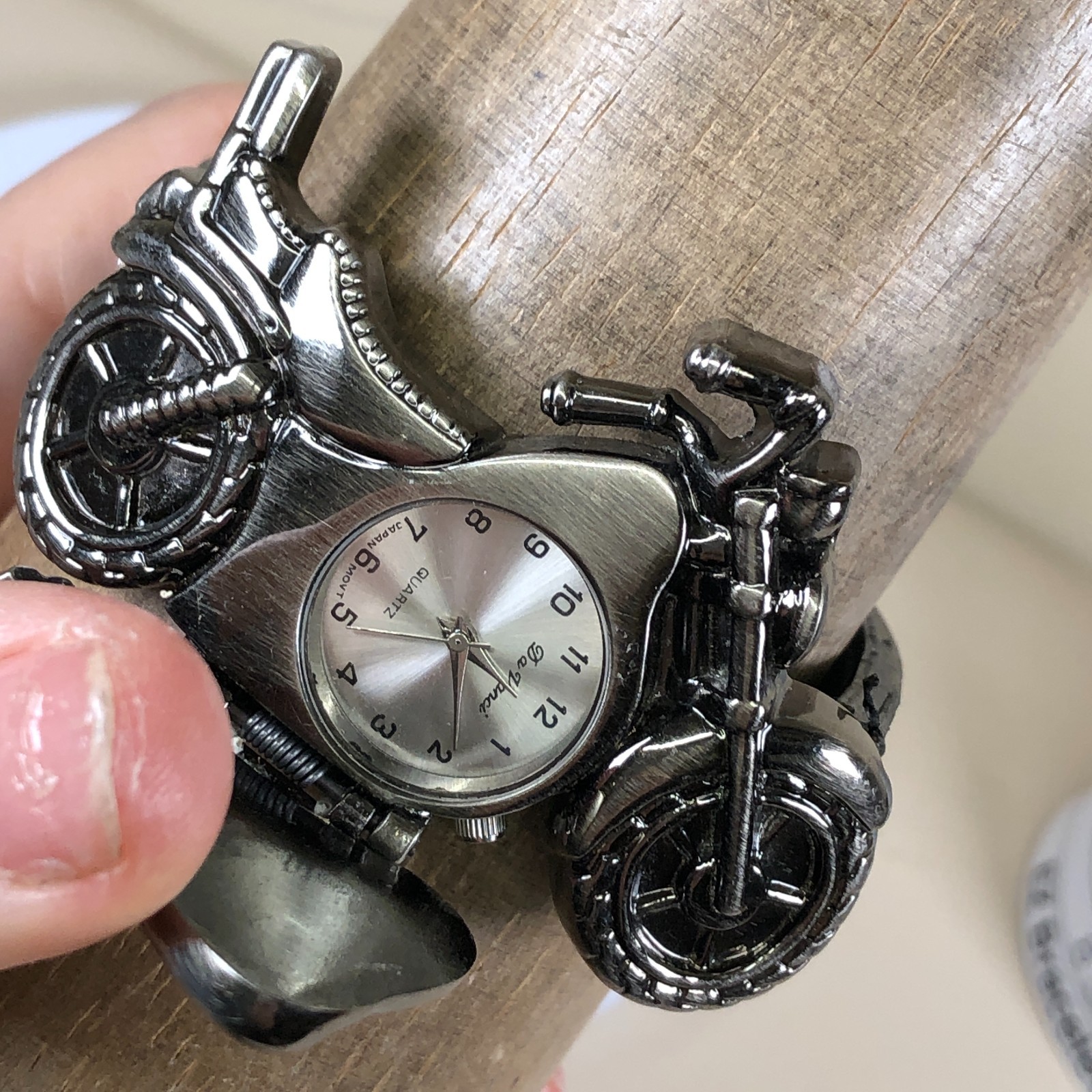 Vintage Da Vanci Men Dress Leather Motorcycle Quartz Analog 28mm Watch 7 1/4″
