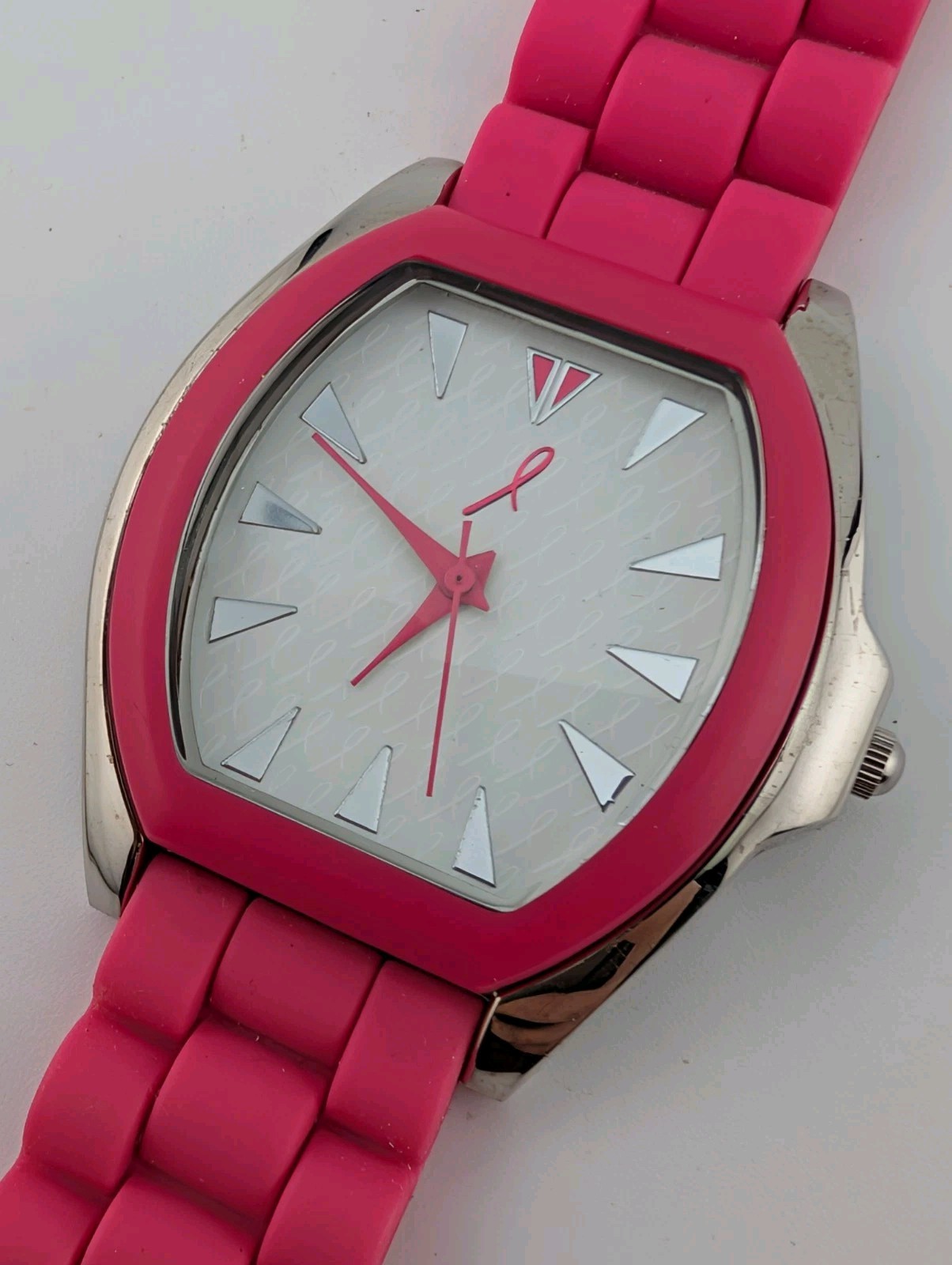 Avon Breast Cancer Crusade Watch Women 37mm Case Silicone Band- New Battery