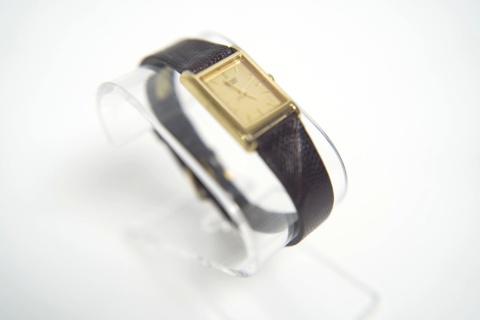 Vintage Seiko Mini Tank Women’s Quartz Watch 1N01-5A40 Gold Tone