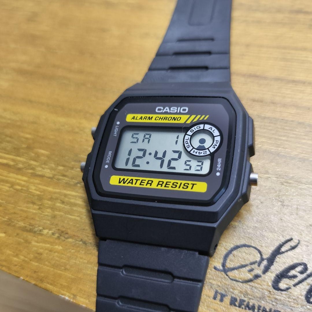 CASIO Digital Watch, Black, Lightweight, Small Size