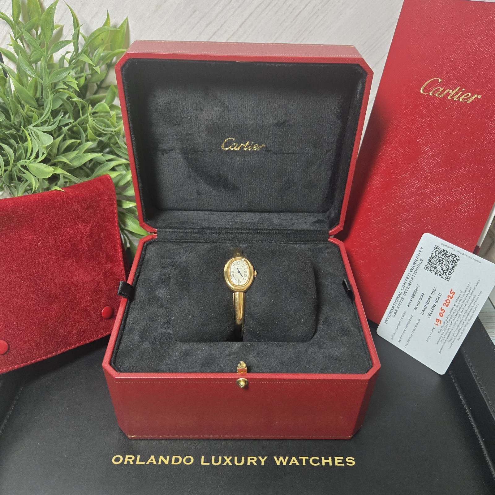 2025 Cartier Baignoire Mini 24.6mm x 18.7mm – size 15 Yellow Gold WGBA0044