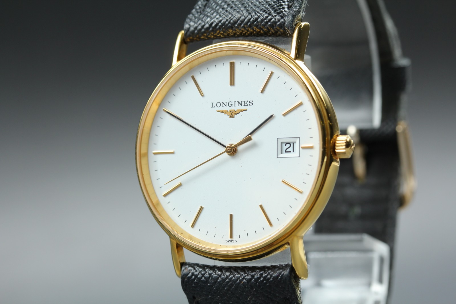 [Near MINT] Longines L4.720.2 32mm White Dial Date Quartz Men’s Watch From JAPAN