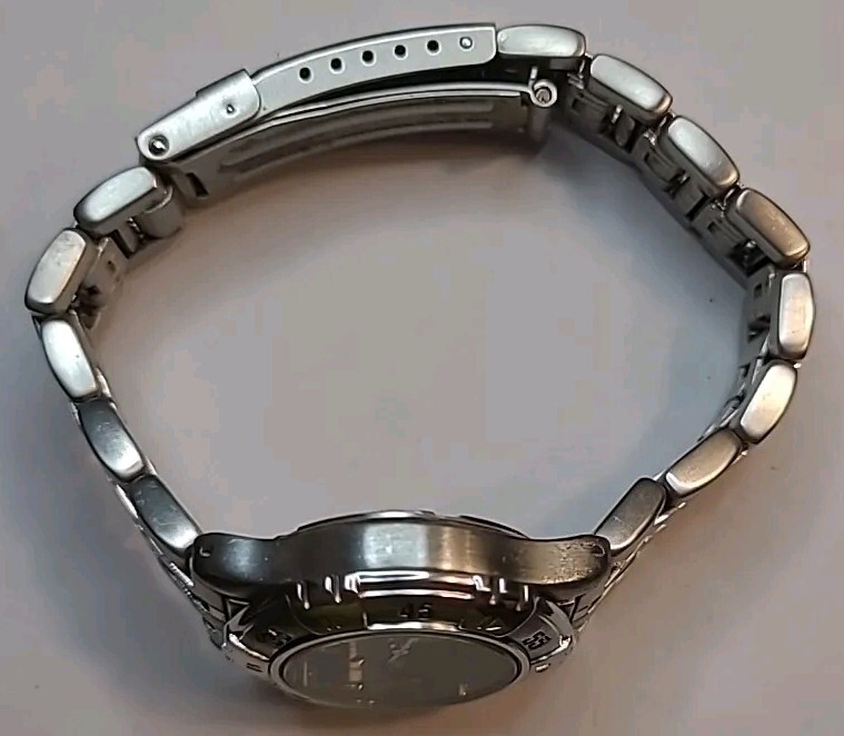 Women’s RELIC Wet Silver Tone Bracelet Quartz Watch, Blue Dial, 28mm, ZR11434