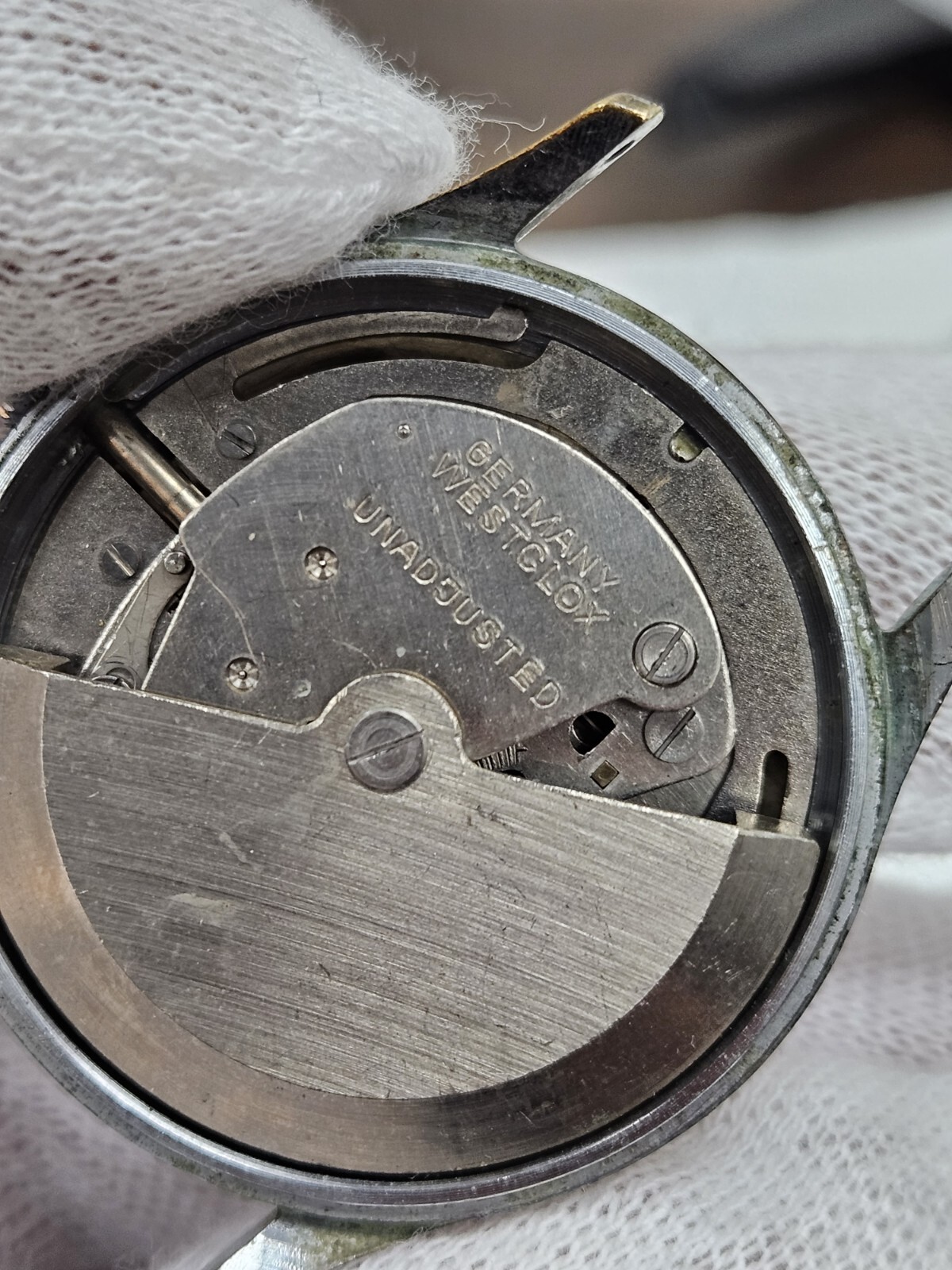 VINTAGE CLASSIC SELF WINDING WESTCLOX MADE IN GERMANY AUTOMATIC RUNNING.