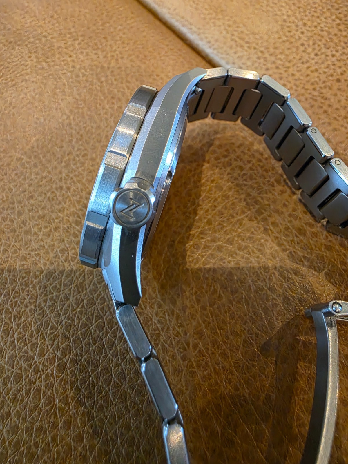 RARE ZELOS THRESHER AVENTURINE 41MM EXCELLENT COND. Full Set w/ Zelos watch roll