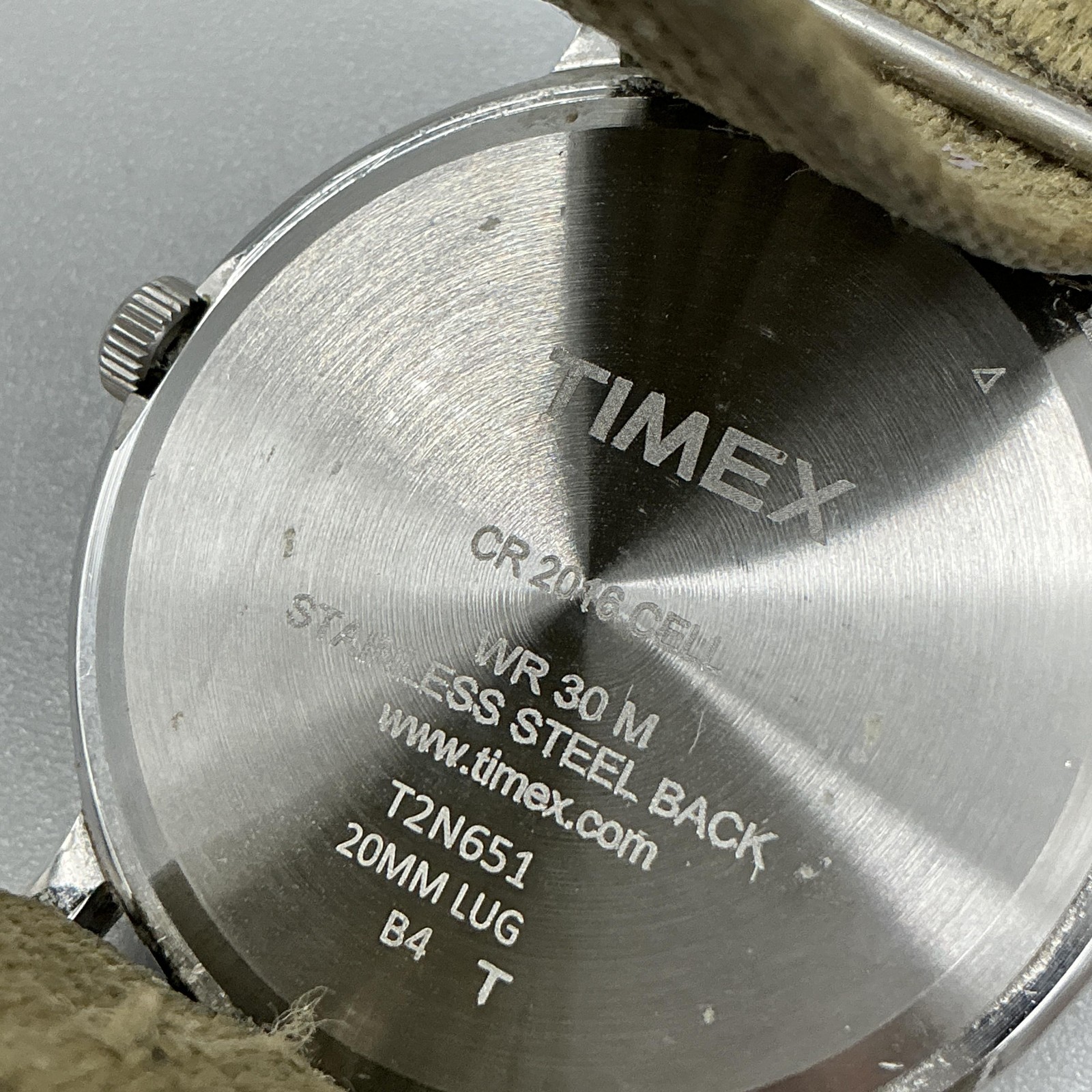 Timex Weekender Indiglo Mens Watch 37mm Cream Dial Green Nylon Strap T2N651