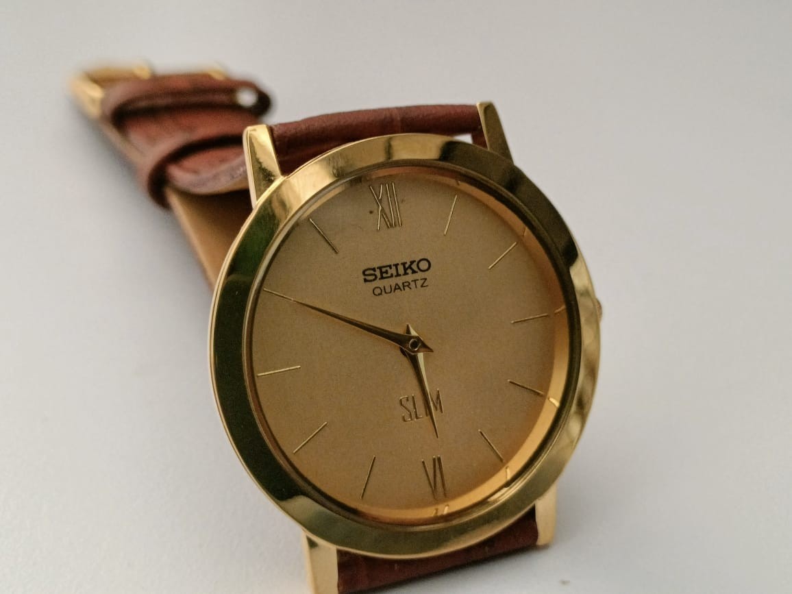 Vintage Seiko Quartz Japan Made White Dial Men’s Wrist Watch Looking Good
