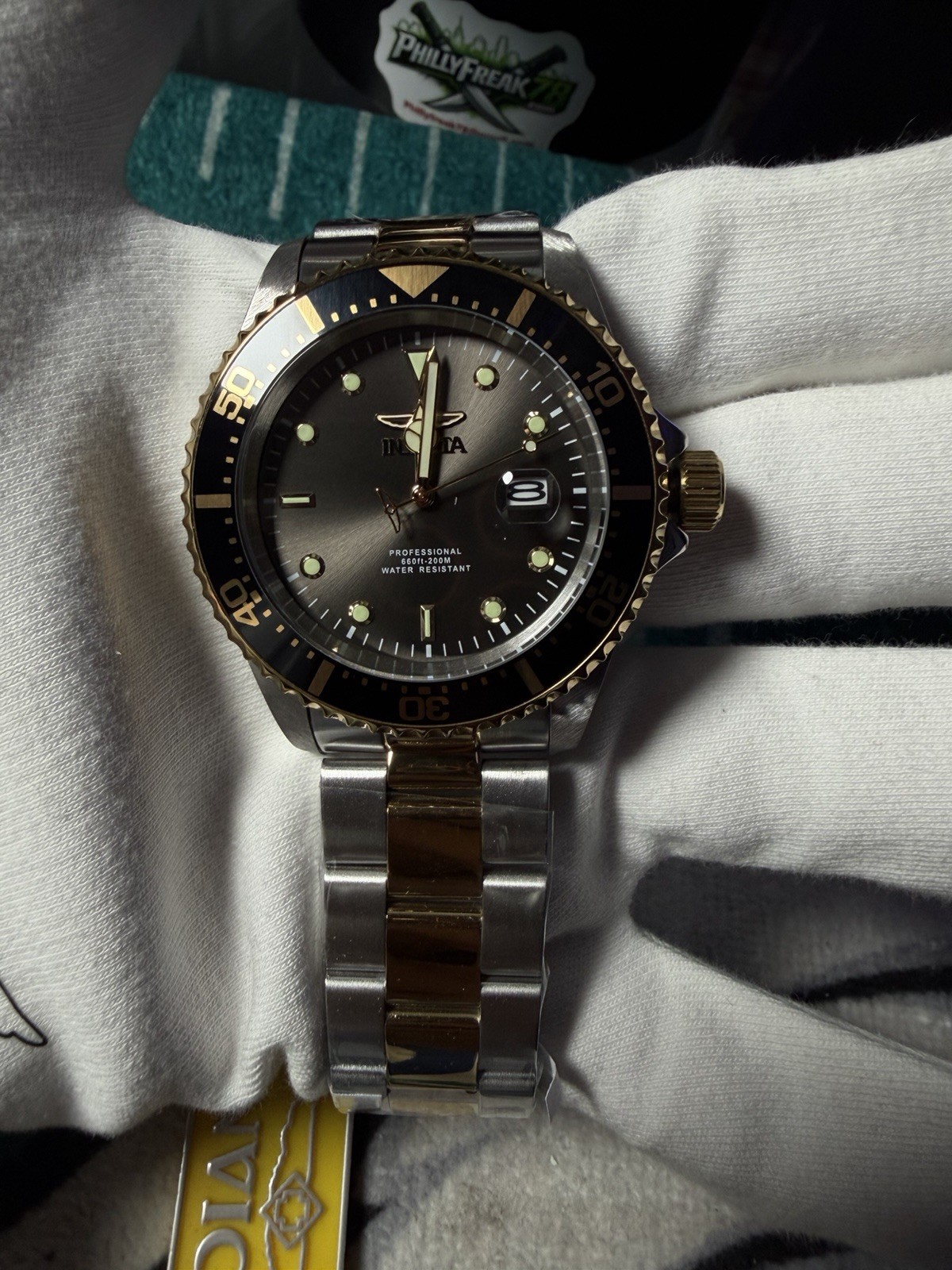 Invicta Pro Diver Men’s Swiss 2-Tone SS Bracelet Gray Black Dial Date! classic