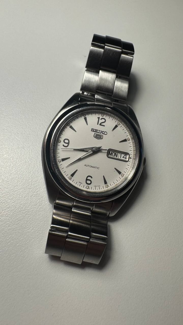 Vintage Seiko 5 7S26-0060 White Dial Automatic 37mm Watch Japan