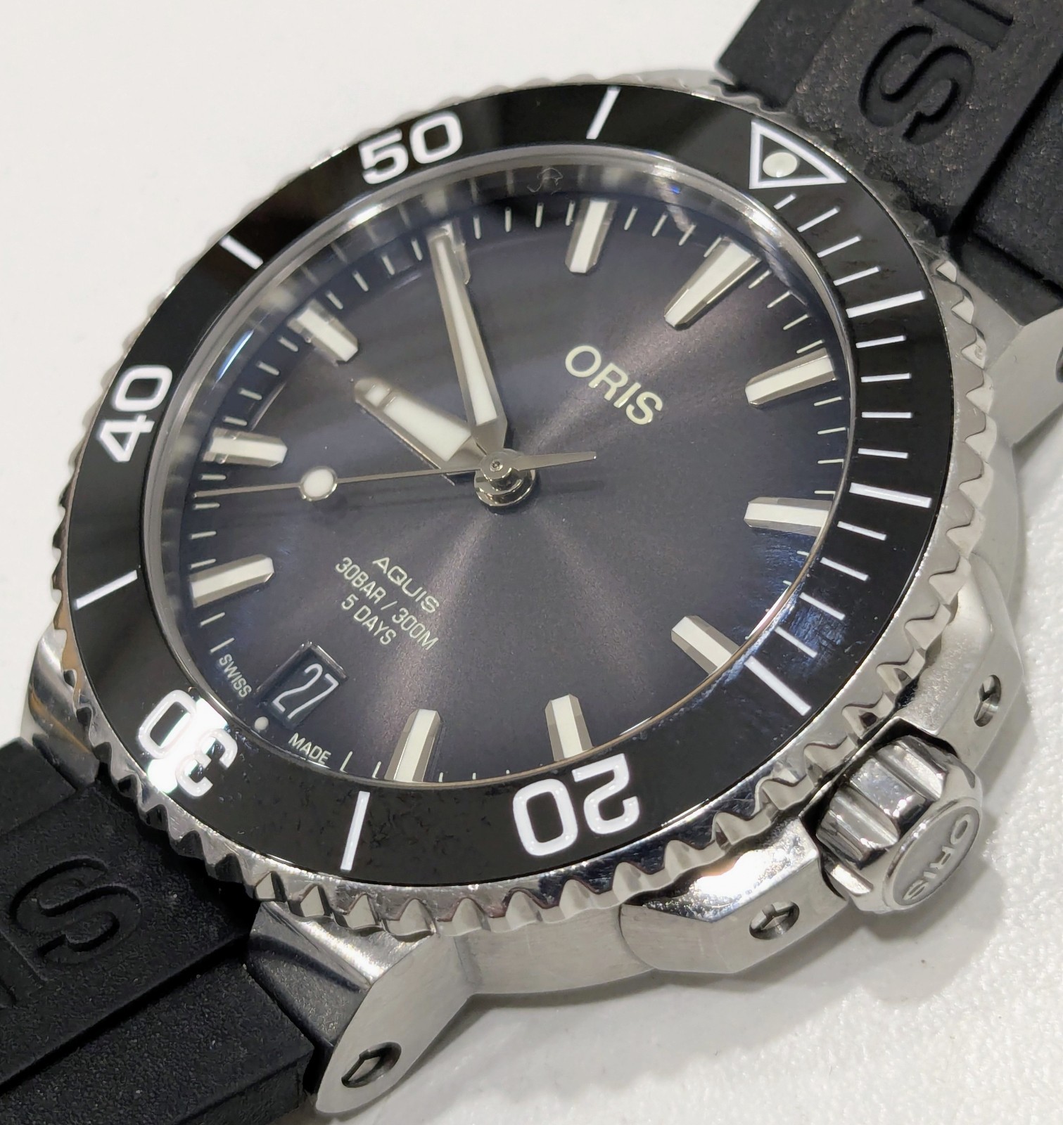 oris aquis Caliber 400 41.5mm Mens Watch Grey Dial