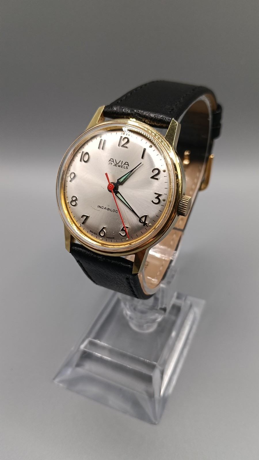 Vintage 1960s Avia Manual Wind 17 Jewels Silver Dial Swiss Gold Plated Running