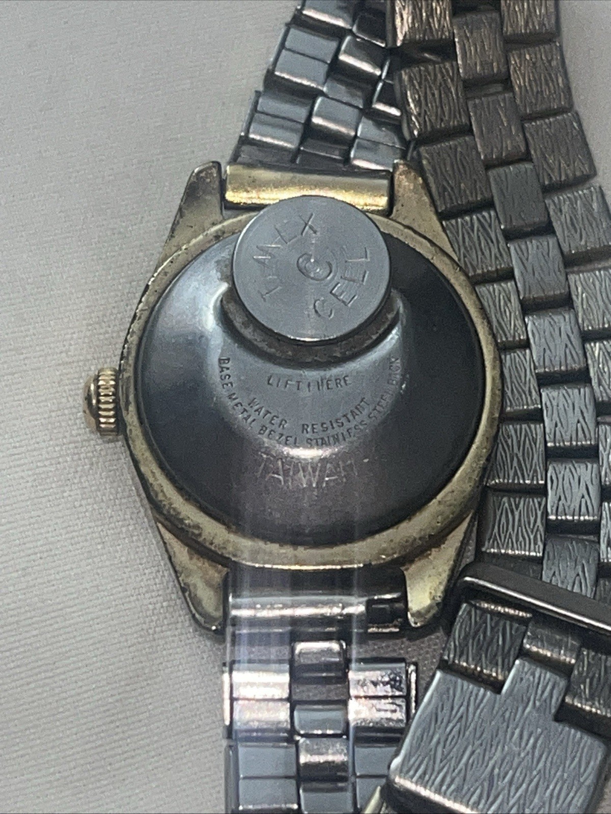 Vintage Timex Electric Ladies Watch Analog Gold Tone Wrist Tested Needs Battery