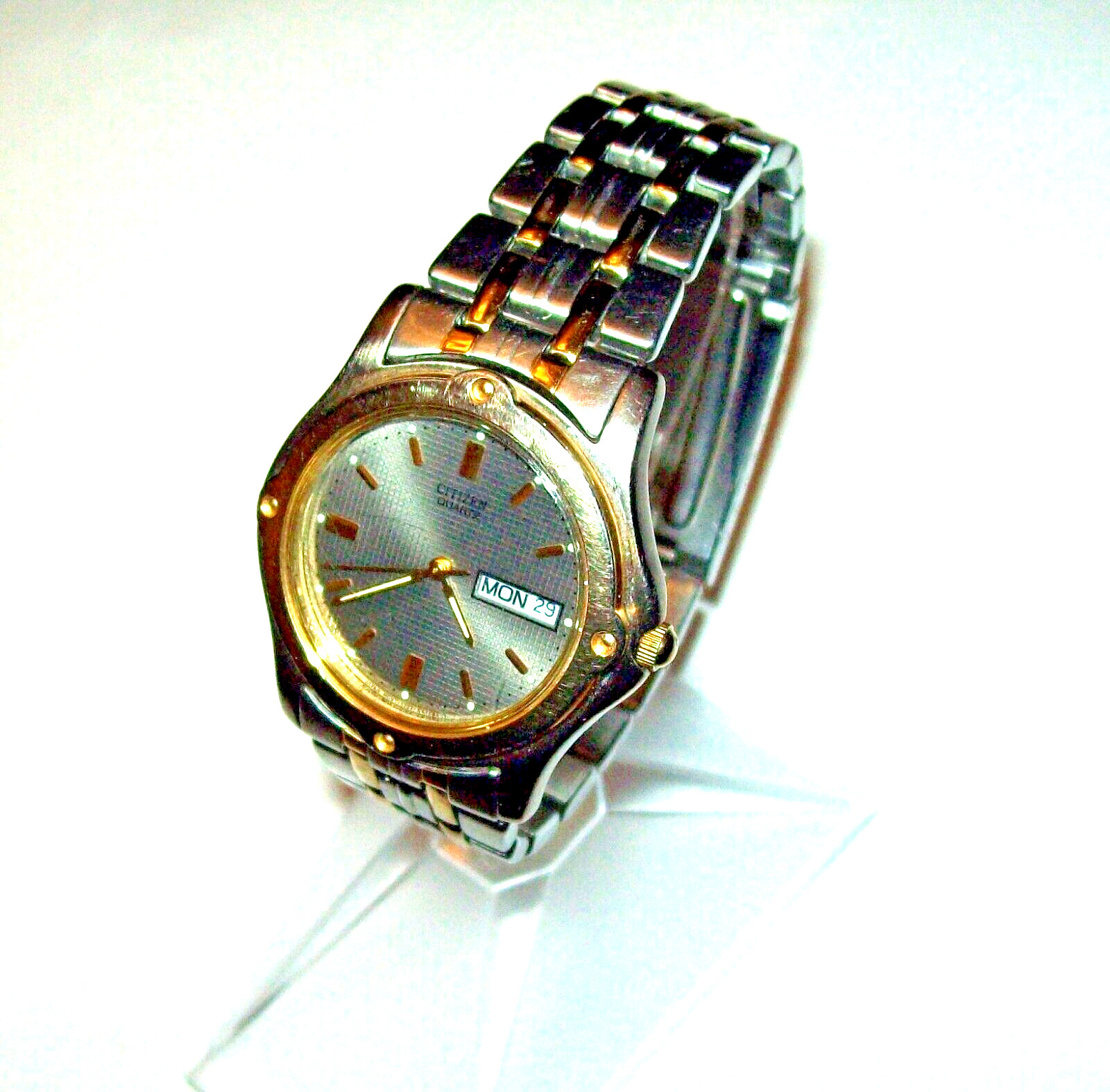 Citizen 1102 Mens Watch Luxurious Tapisserie Dial Day Date Runs Perfectly Sweet!