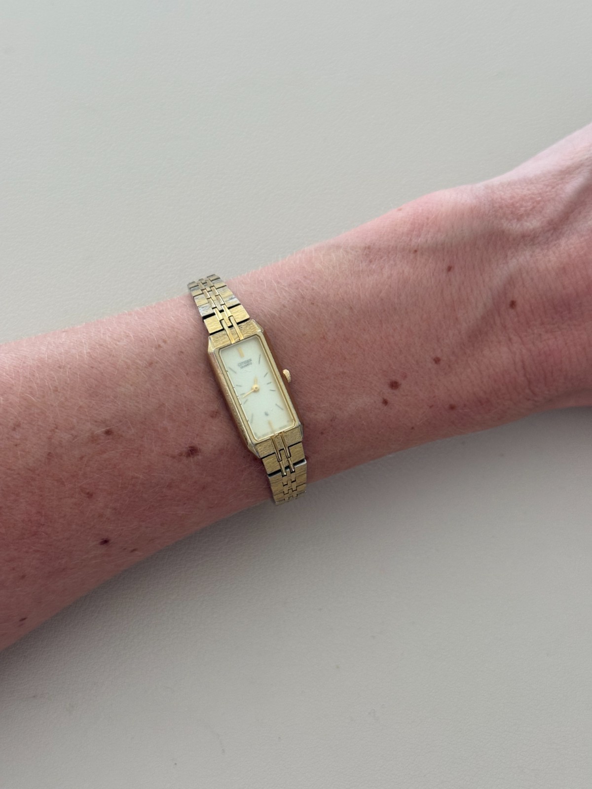 Vintage Citizen Quartz Ladies Gold Tone Watch 5421-S18523 Rectangular Dial 13mm