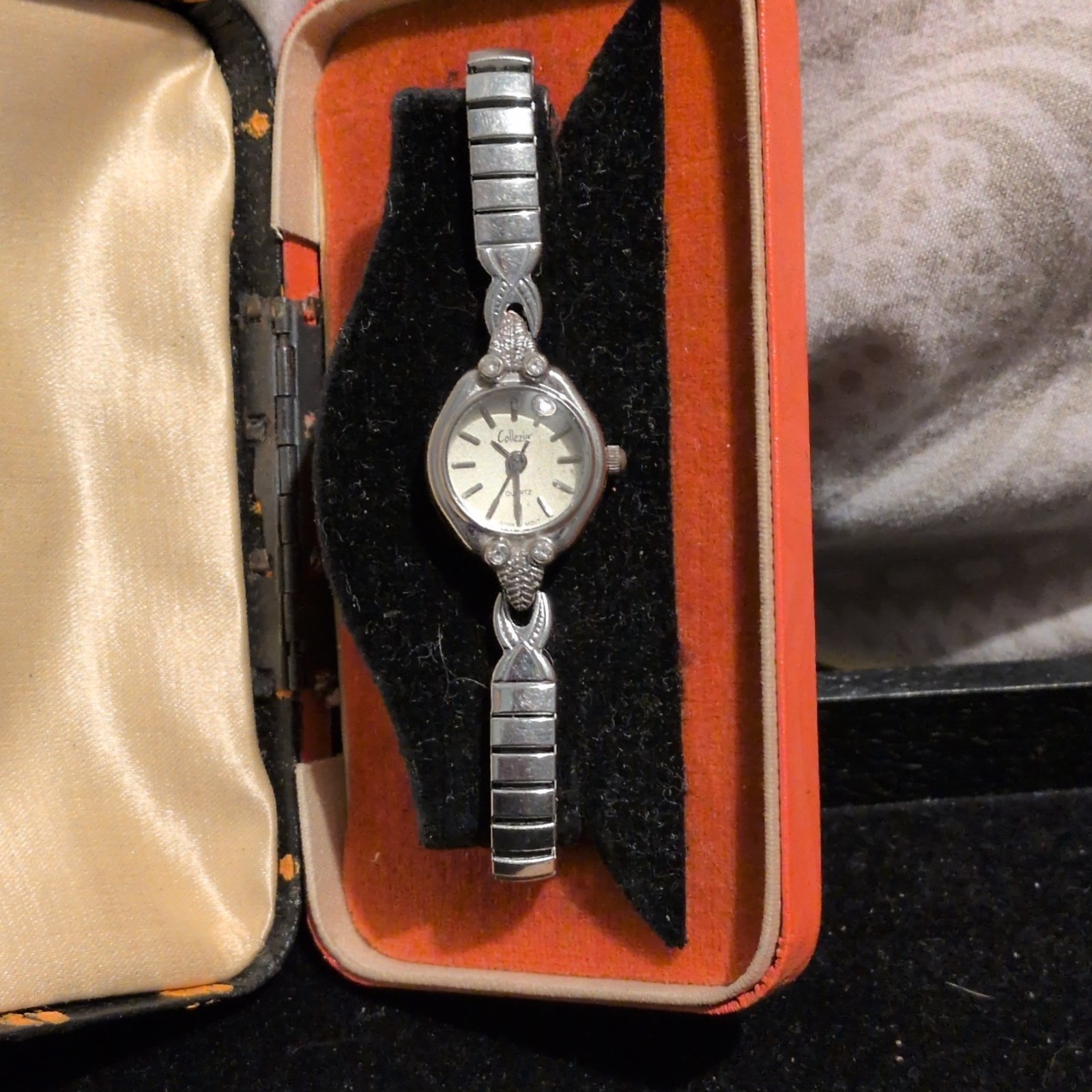 Collezio Quartz Analog Wristwatch Silver Bracelet Baton Indexes AS IS; W/O Box