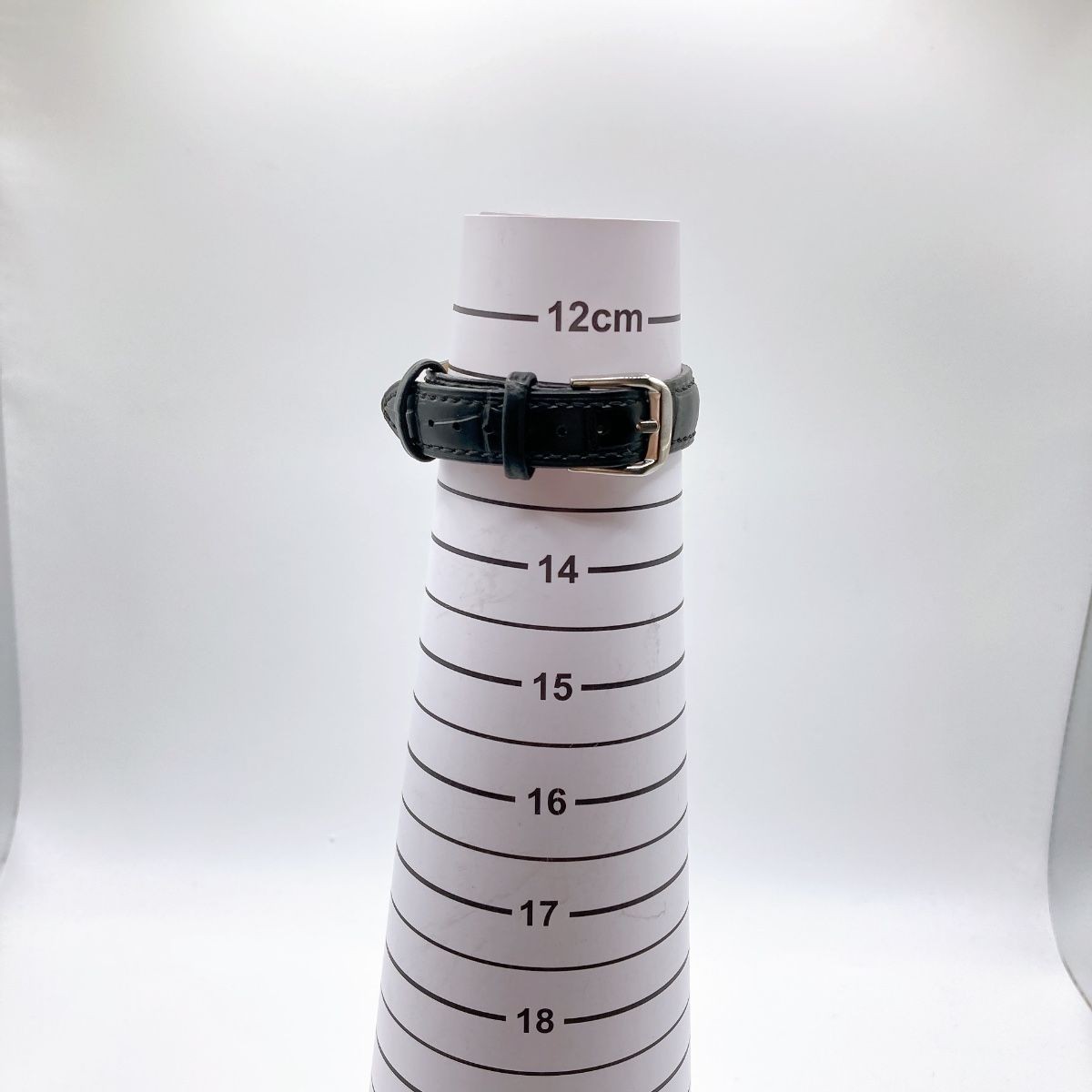 389 Burberry Ladies Watch Quartz New Battery Black Leather