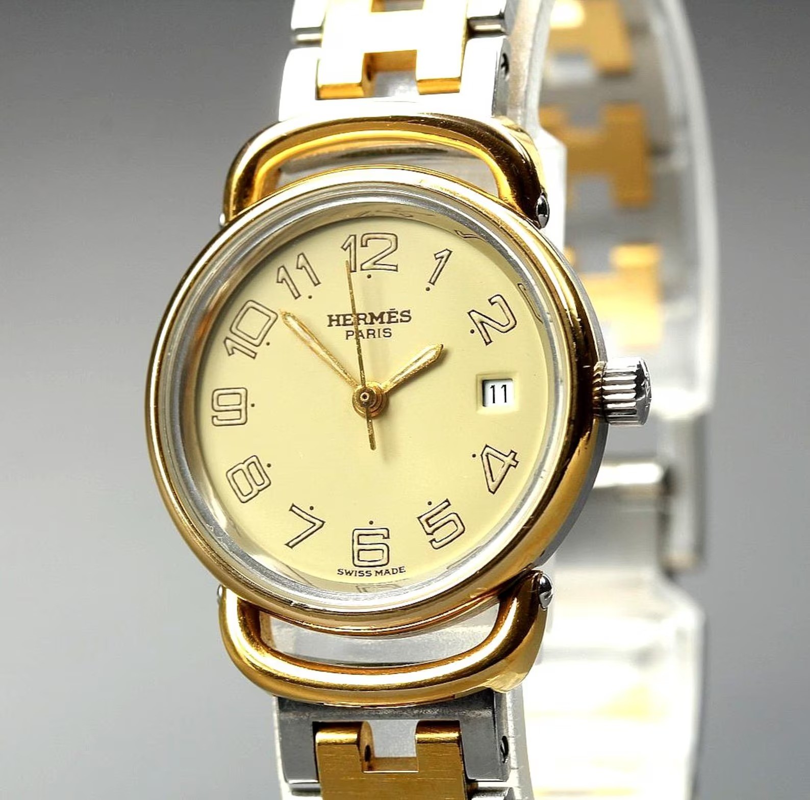 [Near MINT] HERMES Pullman 24mm Ivory Dial Gold Date Qz Women’s Watch From Japan