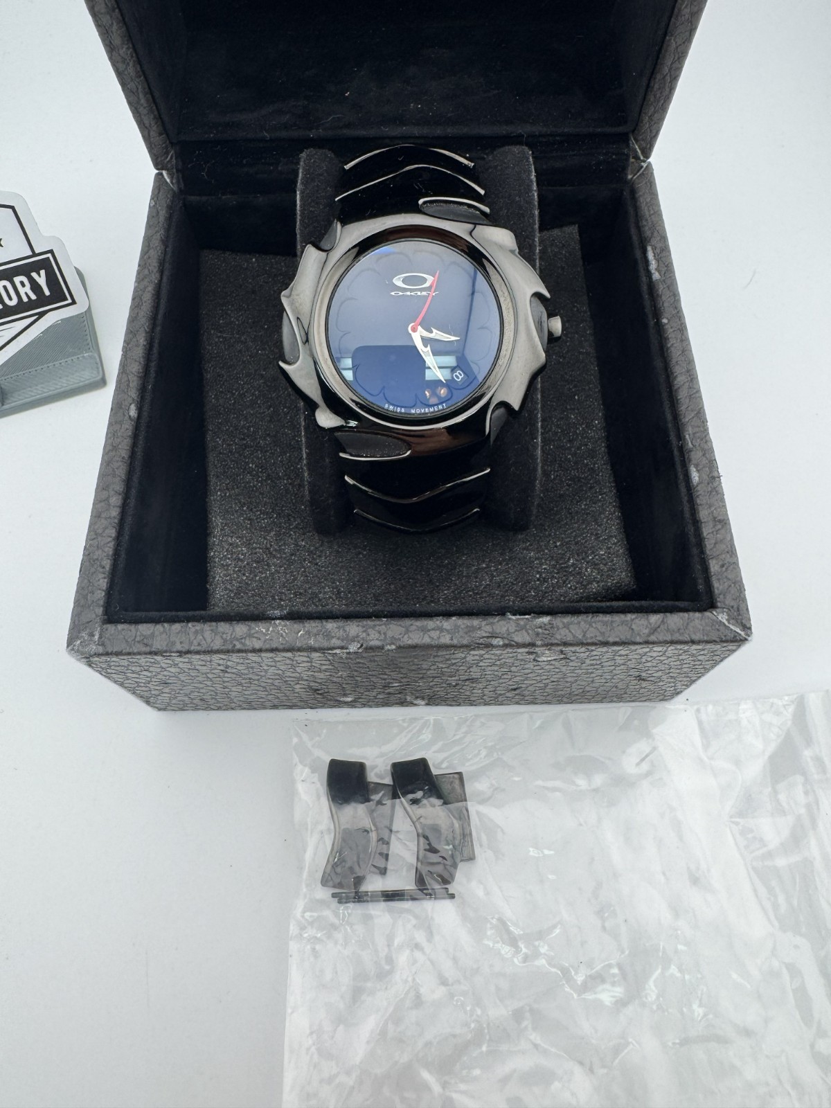 OAKLEY BLADE STEALTH BLACK STAINLESS STEEL BRACELET 10-161 VTG 2004 NEW BATTERY