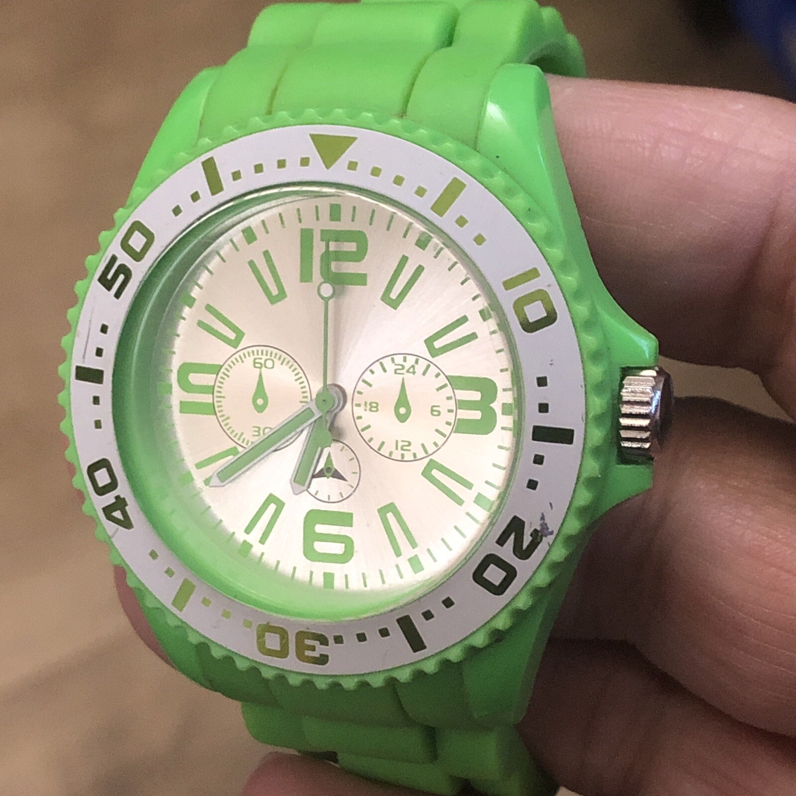 Green Dive Style Watch NEW BATTERY