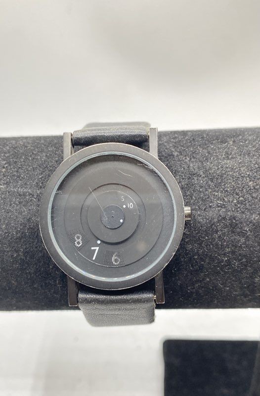 Projects Watches Reveal Black Stainless Steel Minimalist Men’s Watch 33mm