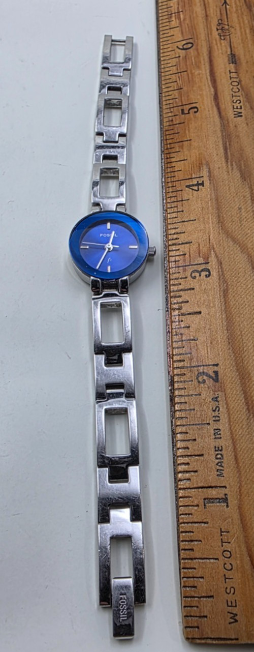 Vintage (2000) Fossil F2 Model ES-9388 Blue Dial Stainless Steel