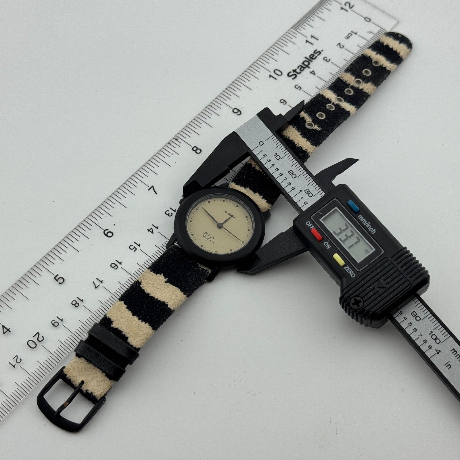 Modern English Quartz Watch Afrique Unisex Black Leather Japan Analog New Batter