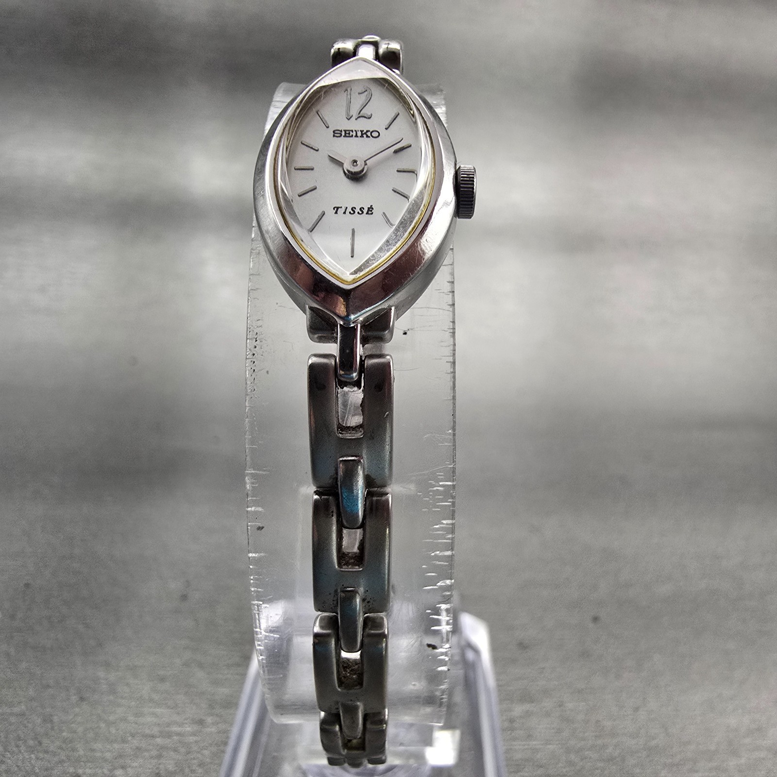 Seiko Tisse Watch Women 13mm Silver Dial Silver Tone Oval 1E20-3B40 New Battery