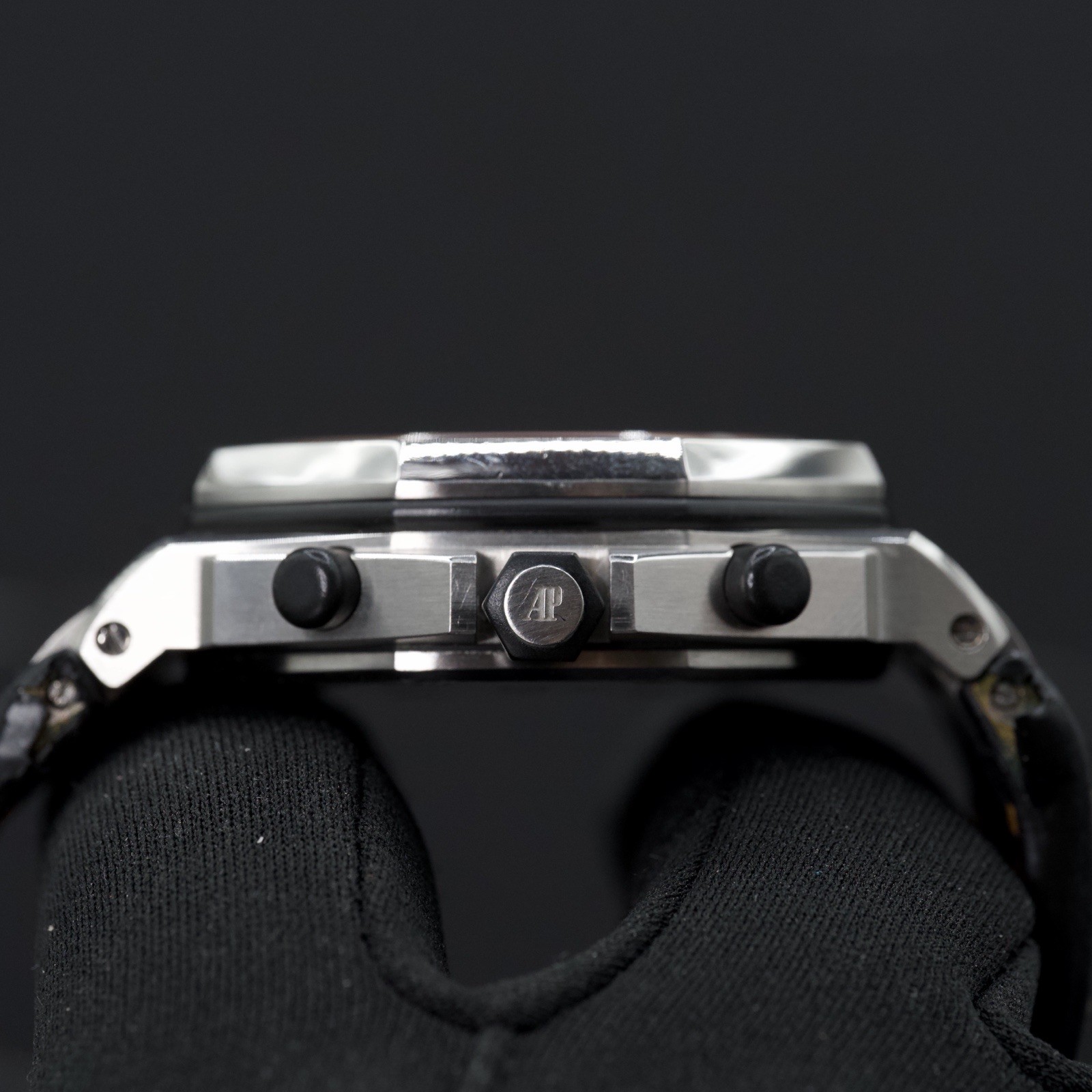 Audemars Piguet Royal Oak Offshore Volcano 42mm |Complete Set|