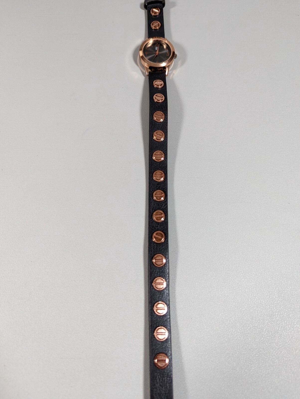 NYC Round Gold Tone Case Studded Gray Faux Leather Wrap Bracelet Band Watch 16″