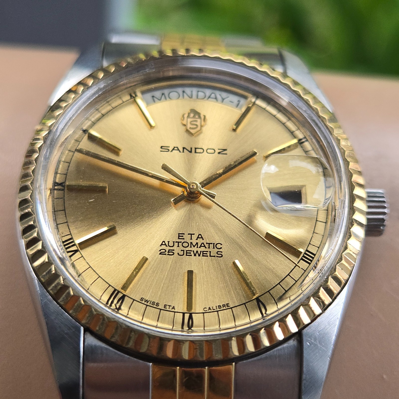 Vintage SANDOZ men’s automatic watch day/date swiss made 1980s